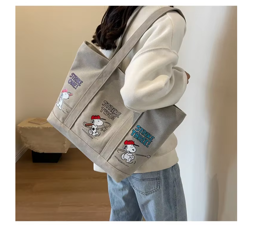 BOLSO CARTERA MINIMALISTA SNOOPY STRIKE - GREY - 1