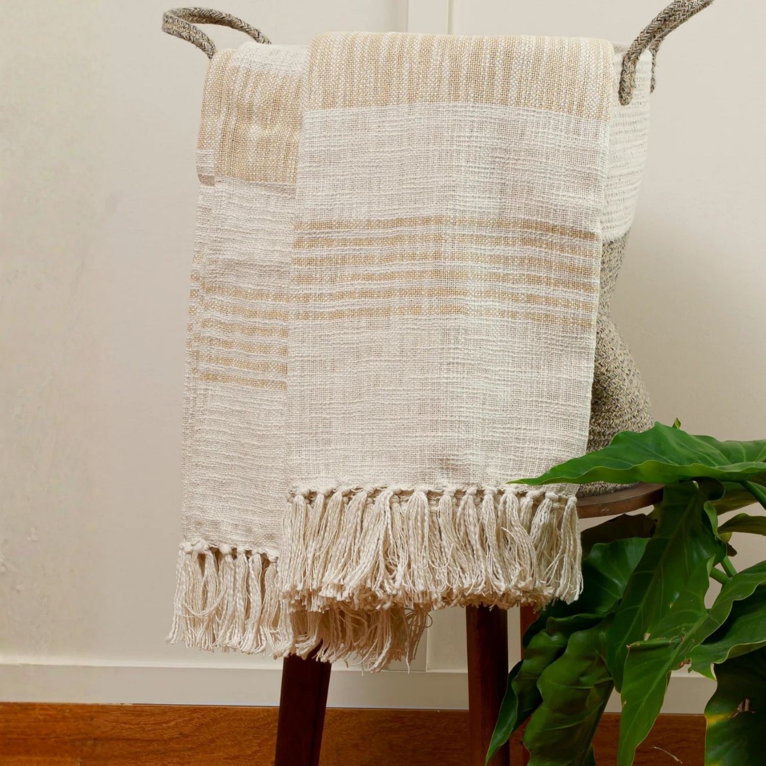 MANTA DE HILO JUMBO FRANJAS BEIGE - 1