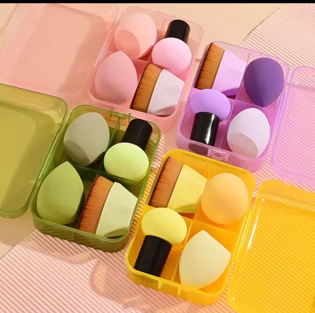 MAQUILLAJE SET ESPONJAS Y BROCHAS KIT 4 EN 1 BASE POLVO LIQUIDO BELLEZA PROFESIONAL - 1