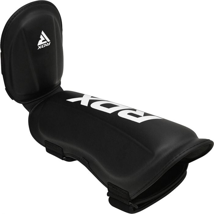 CANILLERAS CON EMPEINE PARA MUAY THAI T1 NEGRO - 5