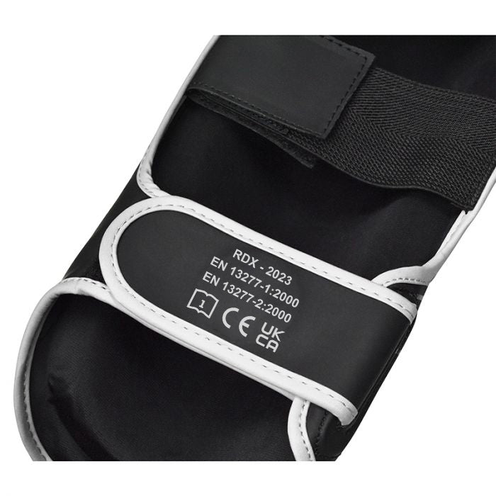 CANILLERAS CON EMPEINE PARA MUAY THAI Y MMA KARA F6 BLANCO - 7