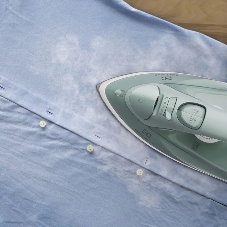PLANCHA DE ROPA A VAPOR Y SECO ELECTROLUX CON TECNOLOGÍA POWERVAPOUR ESI51 - 6