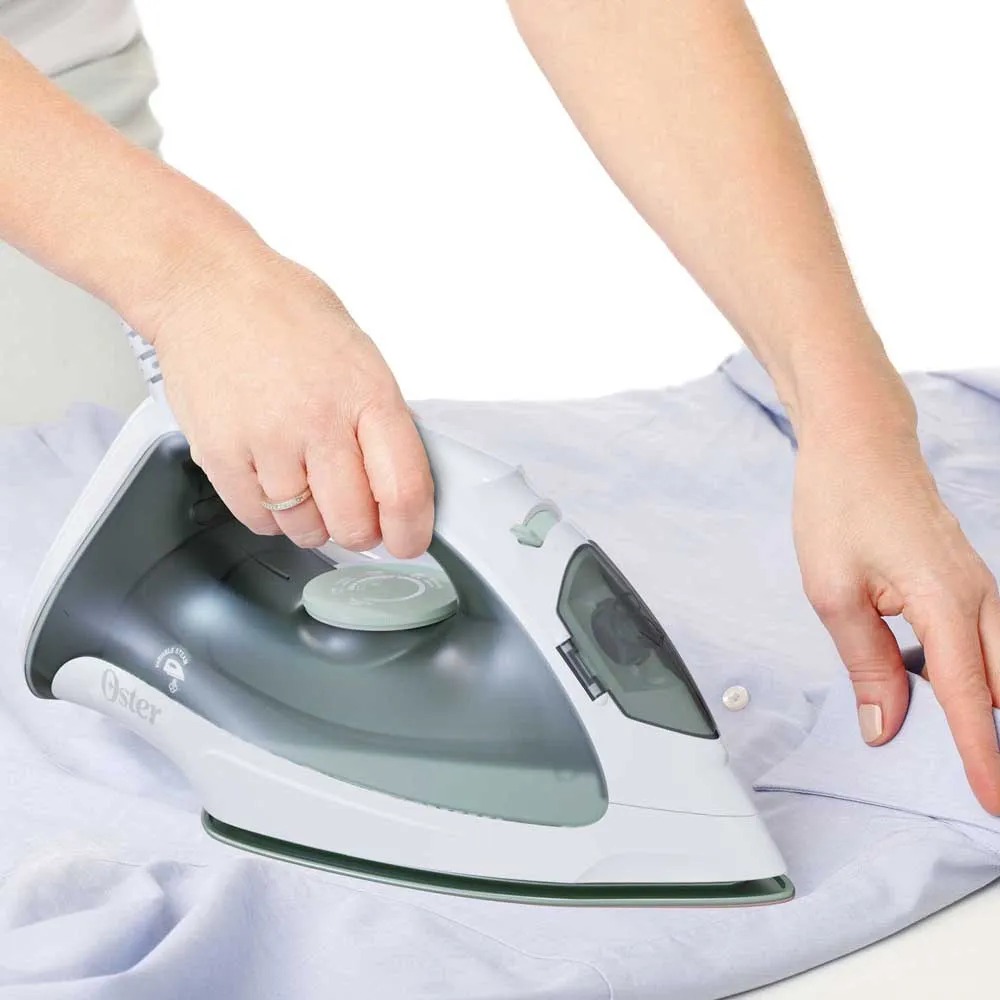 PLANCHA PORTÁTIL OSTER 1200W GCSTBS3802 DE VAPOR LIGERA - 3
