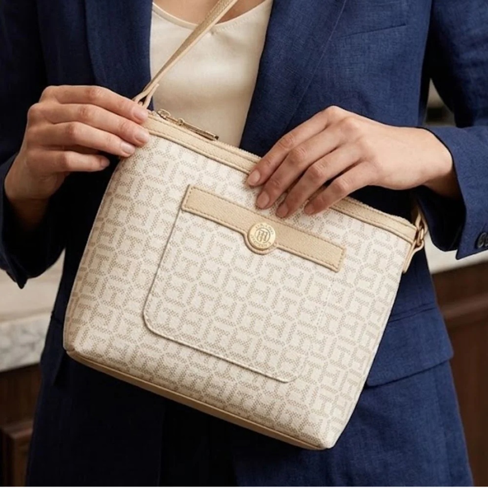 CARTERA JADEN PLUS BANDOLERA TOMMY HILFIGER 69J559 BEIGE CON BLANCO E ICONICO LOGO - 3