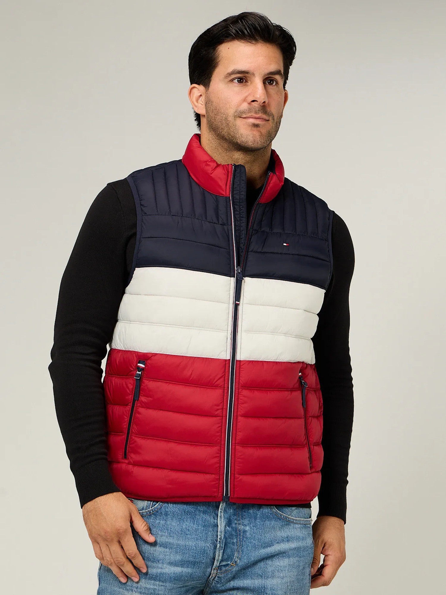 CHALECO TOMMY HILFIGER ACOLCHADO LIGERO Y PLEGABLE PARA HOMBRE REGULAR FIT - 1