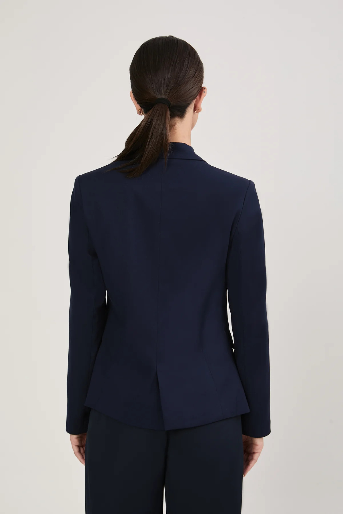 BLAZER SASTRERO ENTALLADO CON BOTON METALICO KAJUN - 3