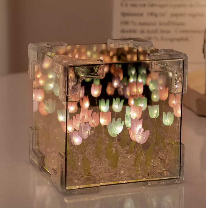 ADORNO LAMPARA ESPEJO 3D TULIPANES INFINITOS SAN VALENTÍN- LUZ CÁLIDA - 2