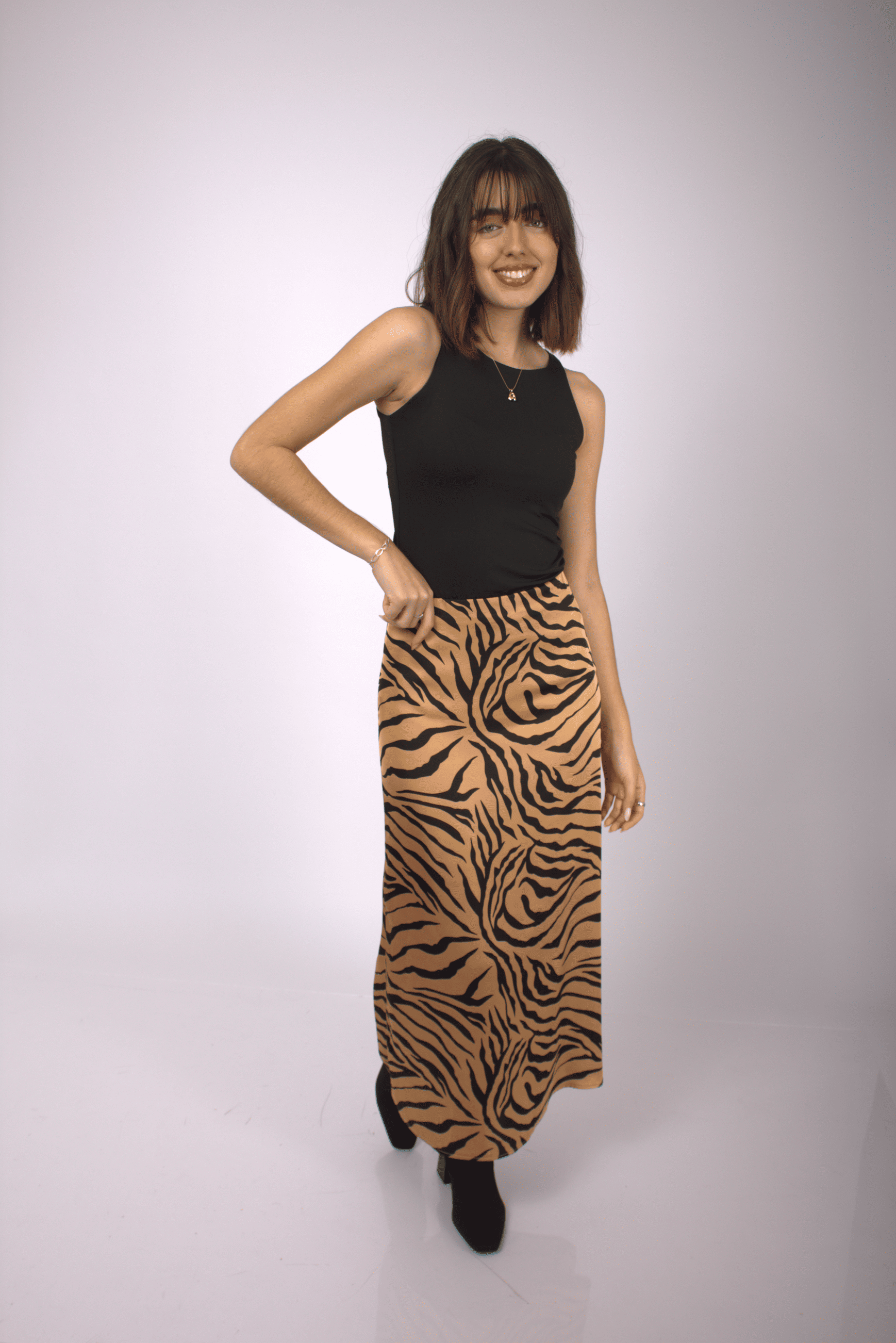 FALDA LARGA DE SATIN VESTIMENTA MUJER LIBERELLA VANNIA - 2
