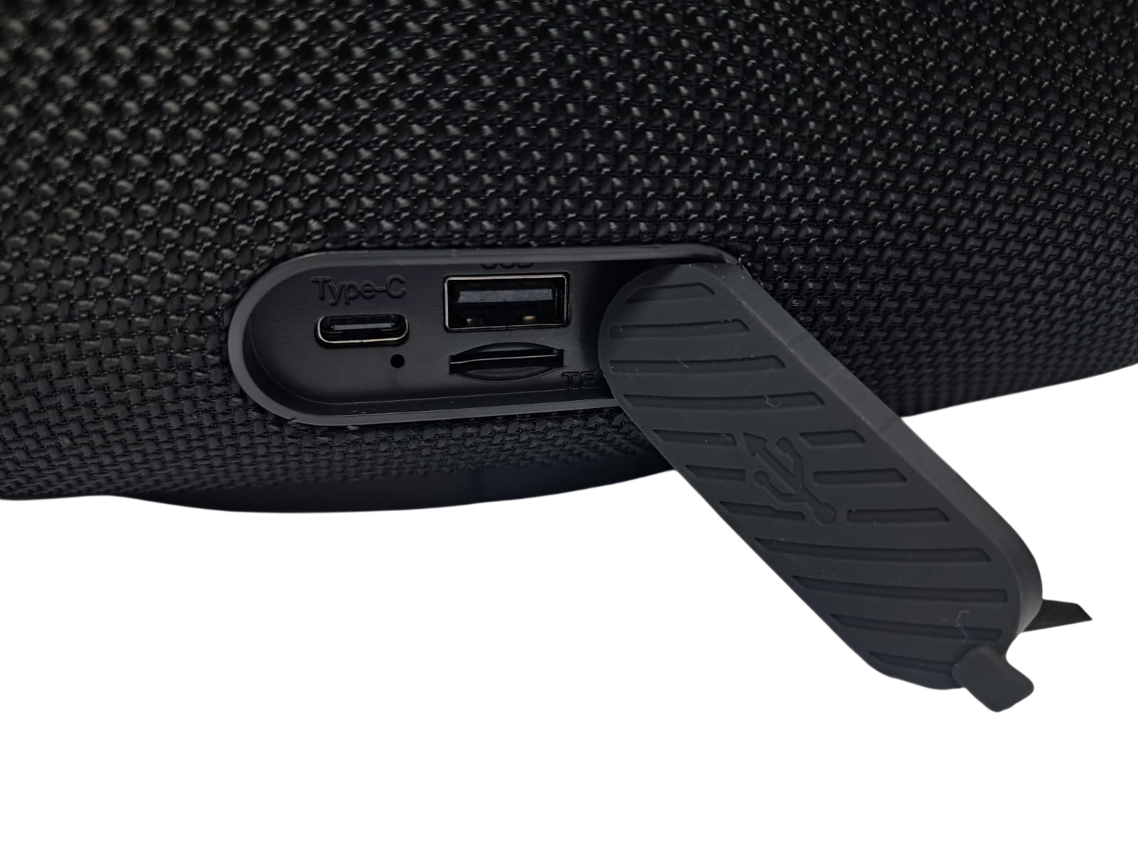 PARLANTE INALAMBRICO EWTTO EXTREME BASS 30 WATTS 5H. AL 50% BT / TF / USB / AUX / RGB / TWS ET-P1768B (NEGRO) - 2