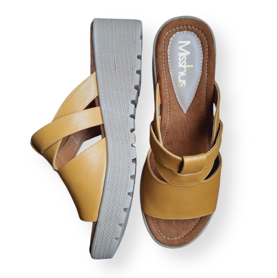 SANDALIAS MUJER MISSHUS RAISA MOSTAZA - 4