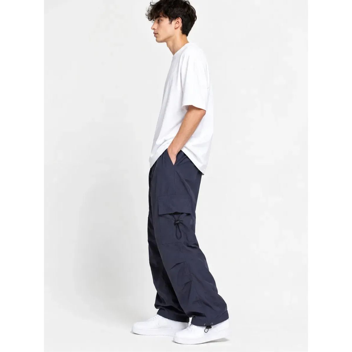 JOGGER CARGO PARACHUTE HOMBRE TELA MOJADA GRIS OSCURO OVERSIZED WIDE LEG 4 BOLSILLOS REGULADOR EN BASTA - 7