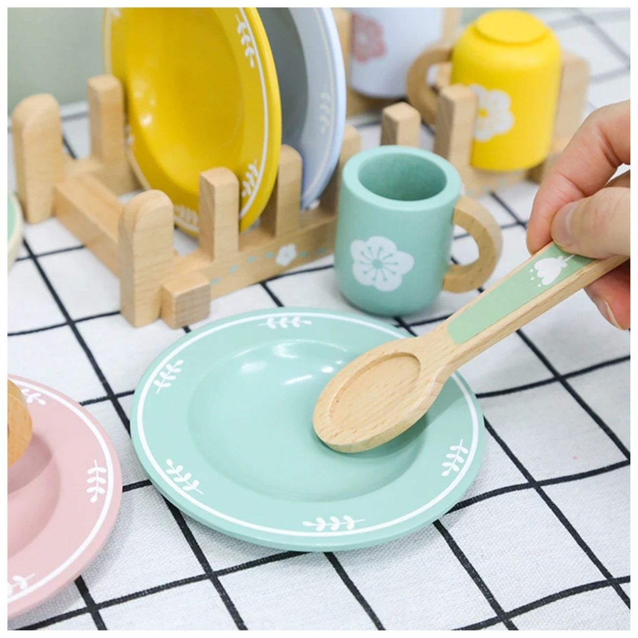 JUEGO INFANTIL DE VAJILLA Y UTENSILIOS DE COCINA - MADERA - 3