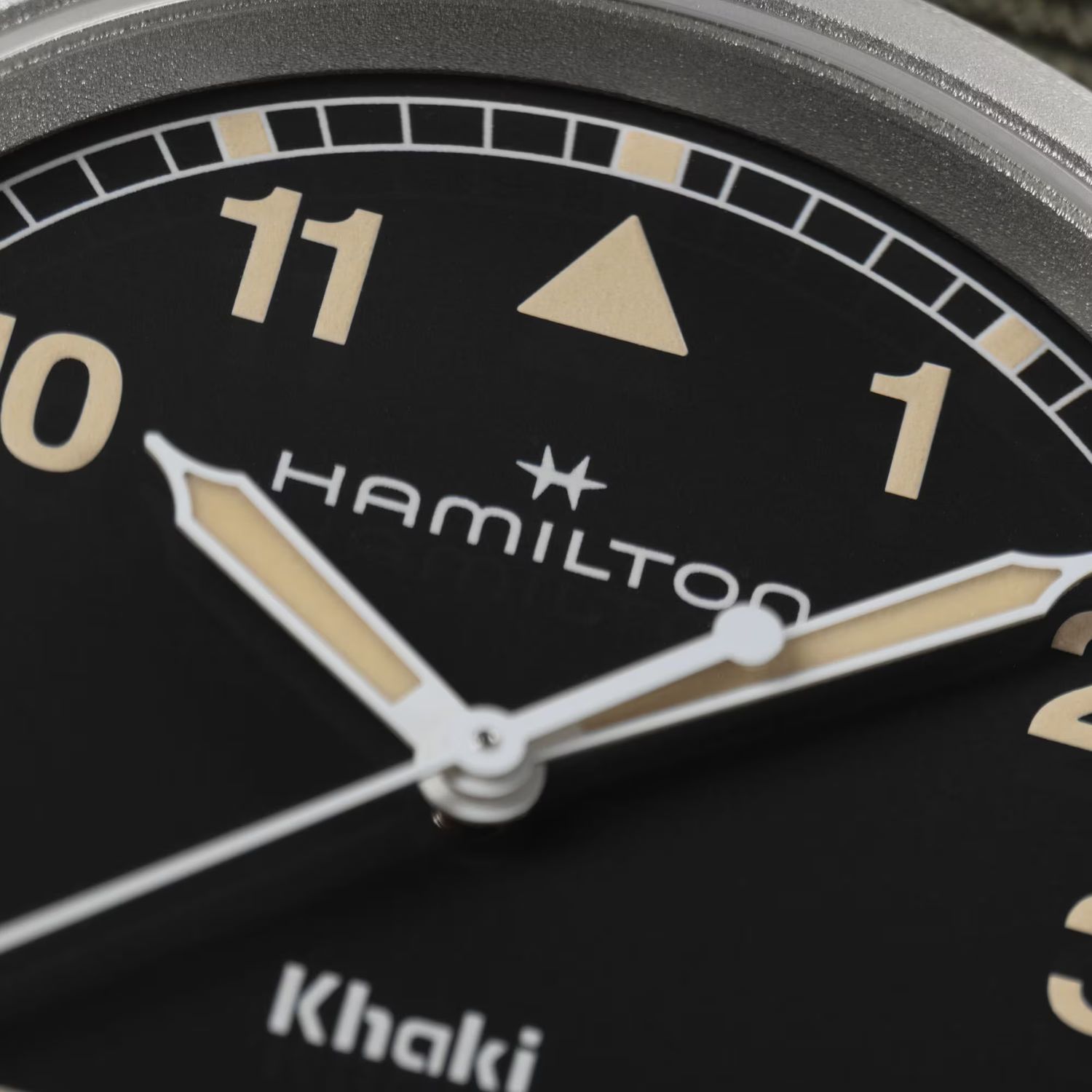RELOJ HAMILTON KHAKI FIELD QUARTZ BLACK NYLON 38MM - 4