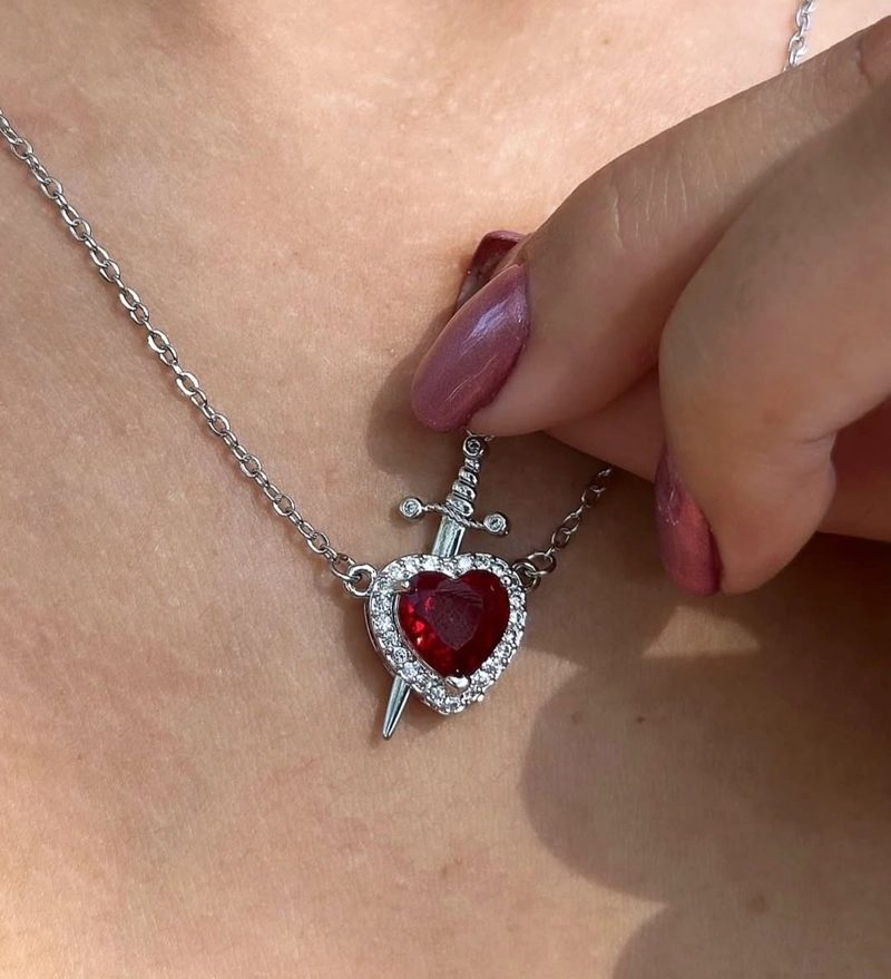 COLLAR DE PAREJA CORAZÓN Y ESPADA REGALO UNICO EXCLUSIVO - 3