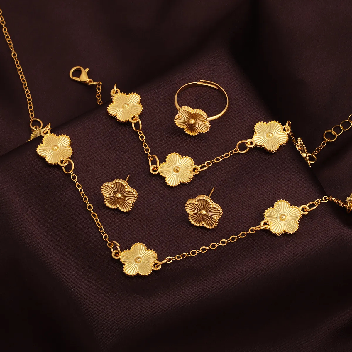 SET COLLAR ARETES PULSERA Y ANILLO TREBOL DISEÑO UNICO ACERO - 2