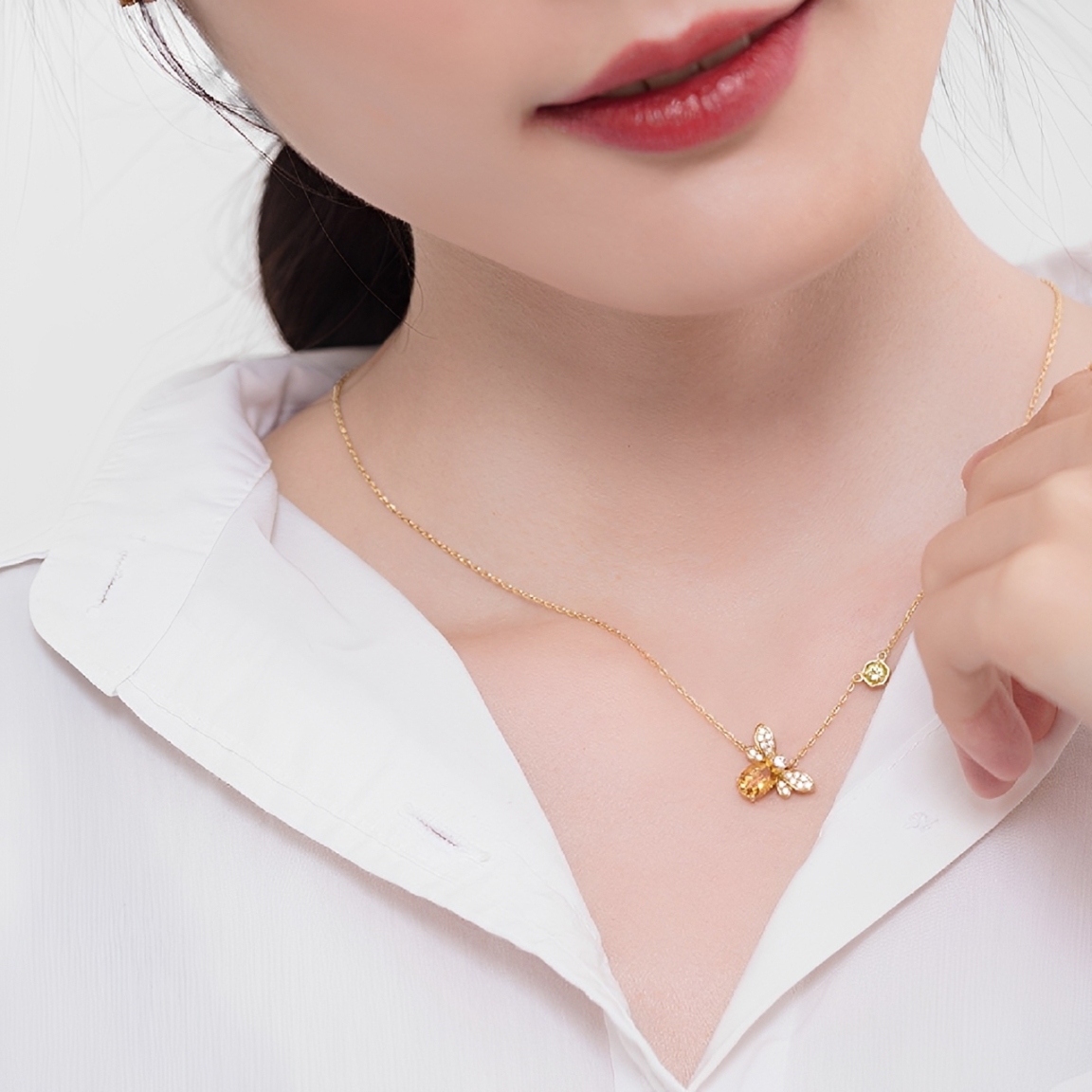 COLLAR DE ABEJITA PARA MUJER DORADO DISEÑO UNICO - 4