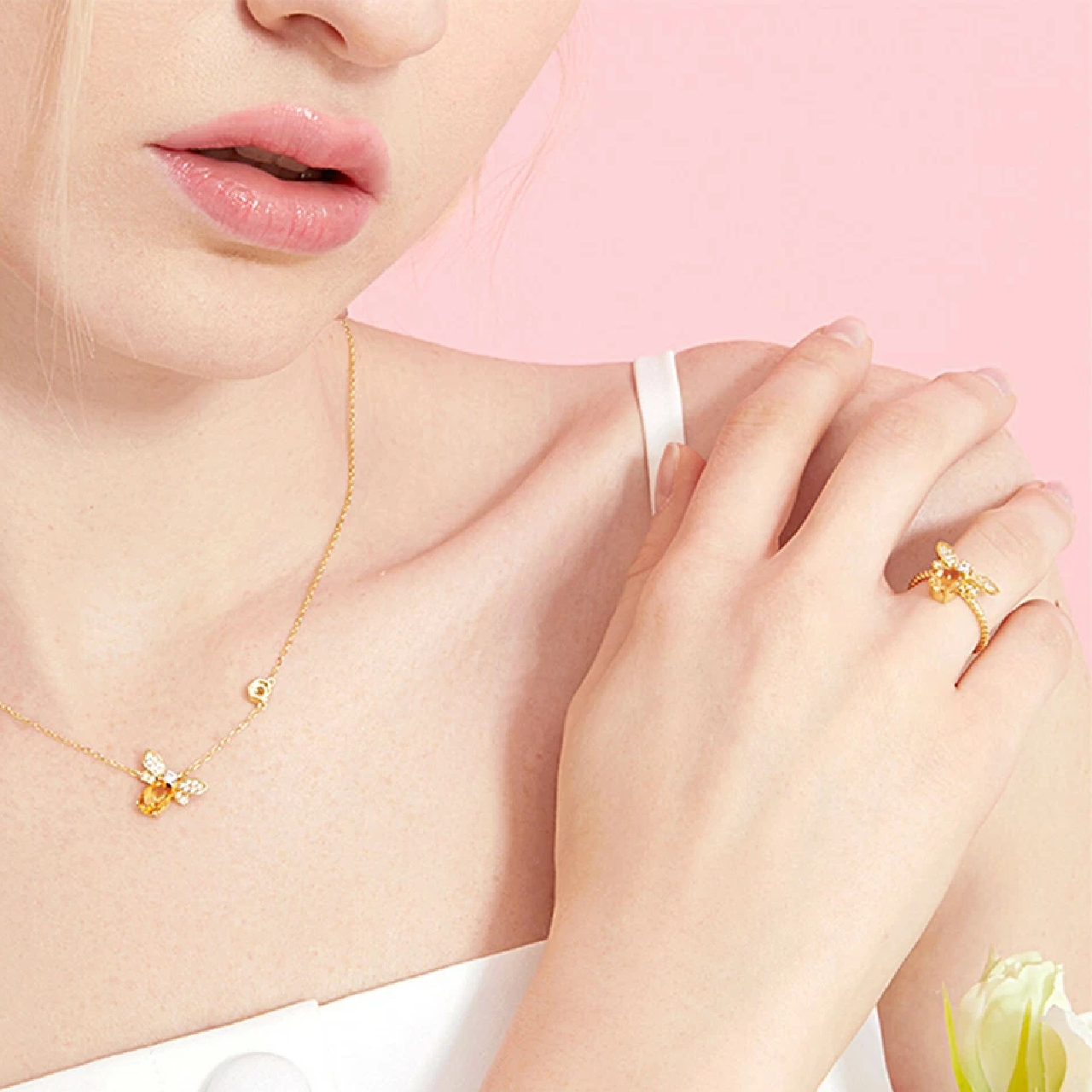 COLLAR DE ABEJITA PARA MUJER DORADO DISEÑO UNICO - 6