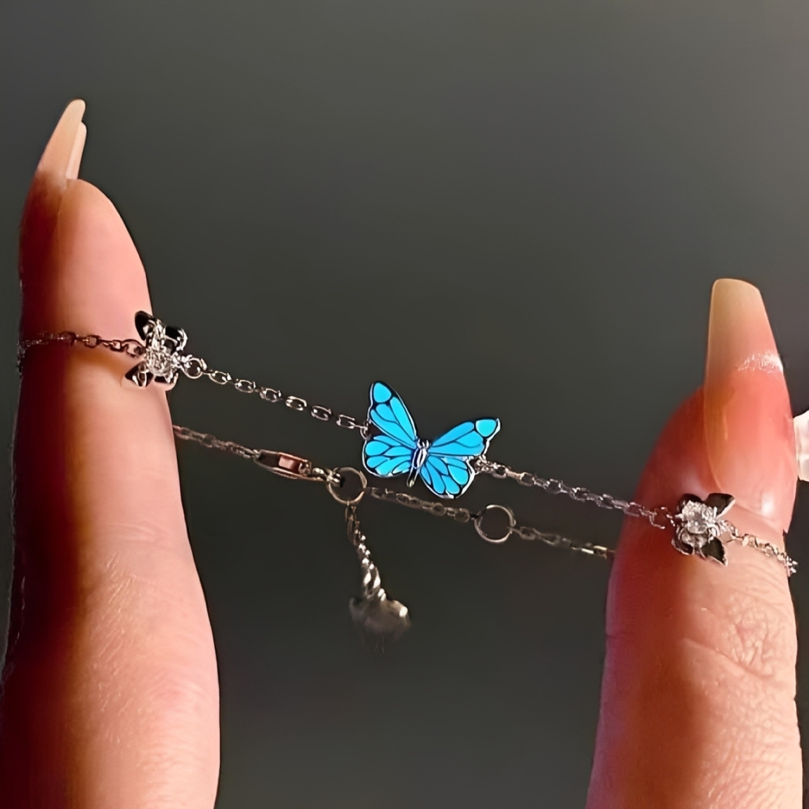 SET COLLAR Y PULSERA DE MARIPOSA LUMINOSO DE MUJER - 3