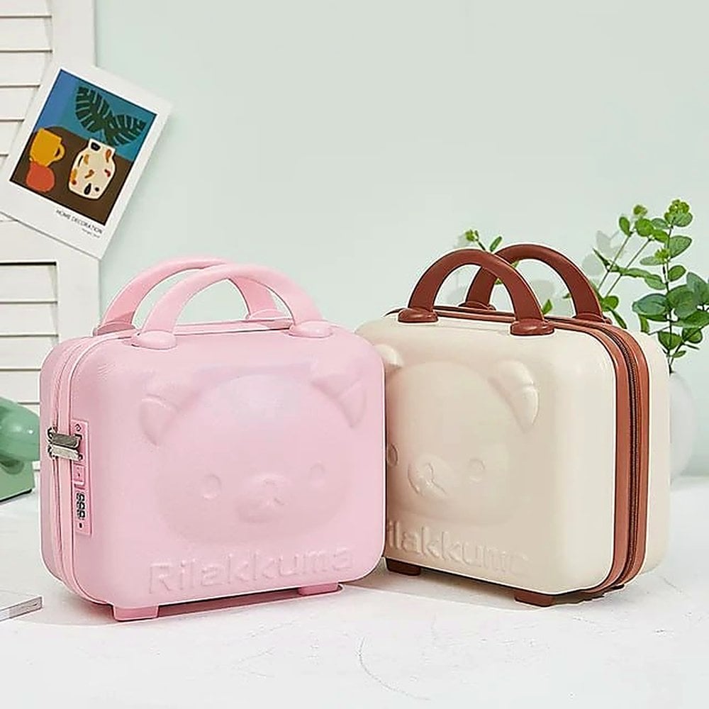 MALETÍN RILAKKUMA CON CLAVE PLÁSTICO RÍGIDO ASA SUPERIOR CIERRE CREMALLERA DISEÑO ADORABLE - 1