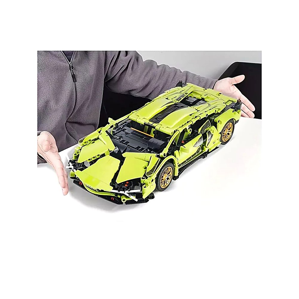 AUTO DEPORTIVO A CONTROL REMOTO 1:14 VERDE, FUNCIONA A BATERÍA, IDEAL PARA NIÑOS MAYORES DE 5 - 5