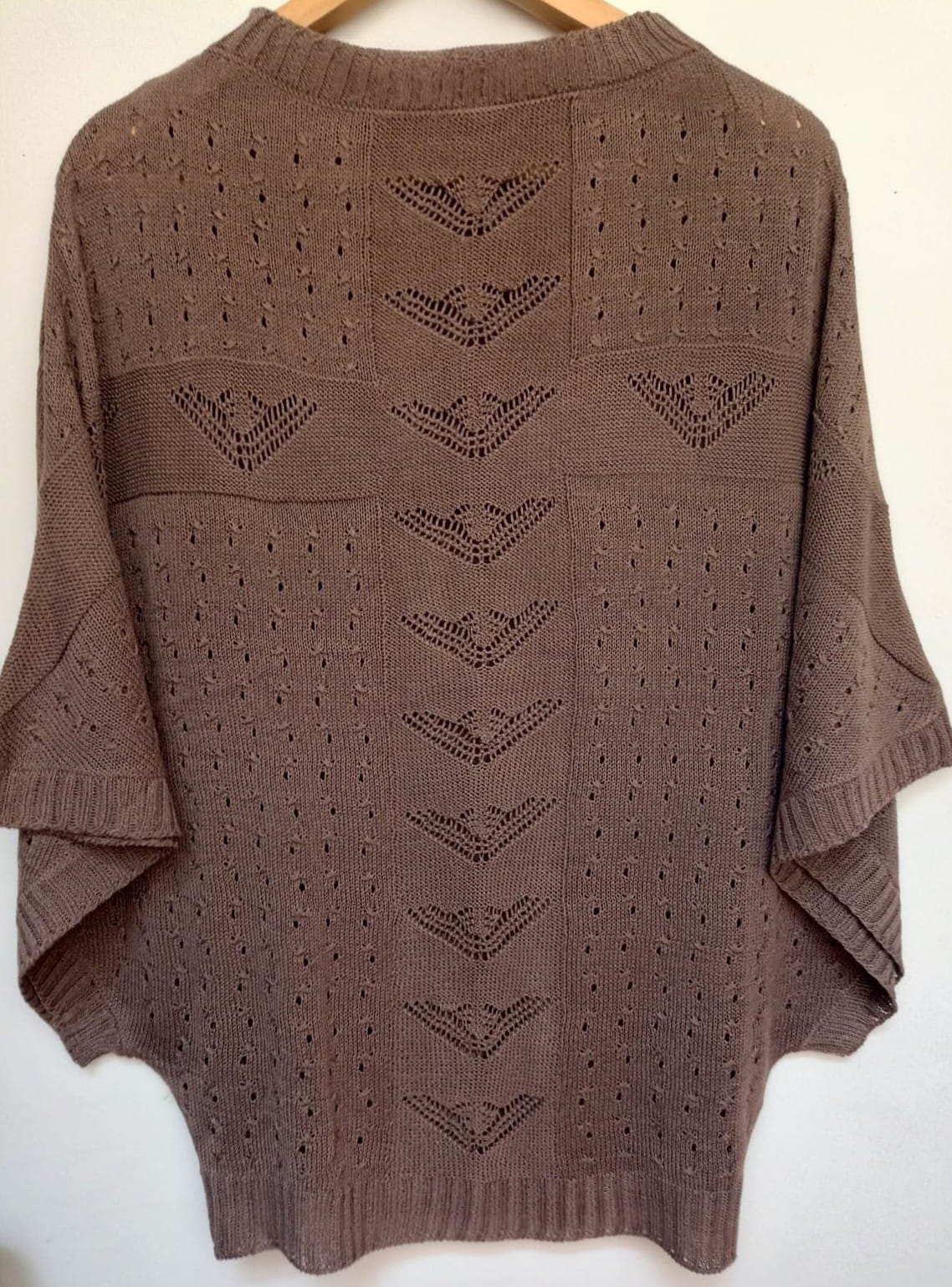CHOMPA DE HILO PARA MUJER MANDALAYKNITS MARRON CLARO CALADA - 1