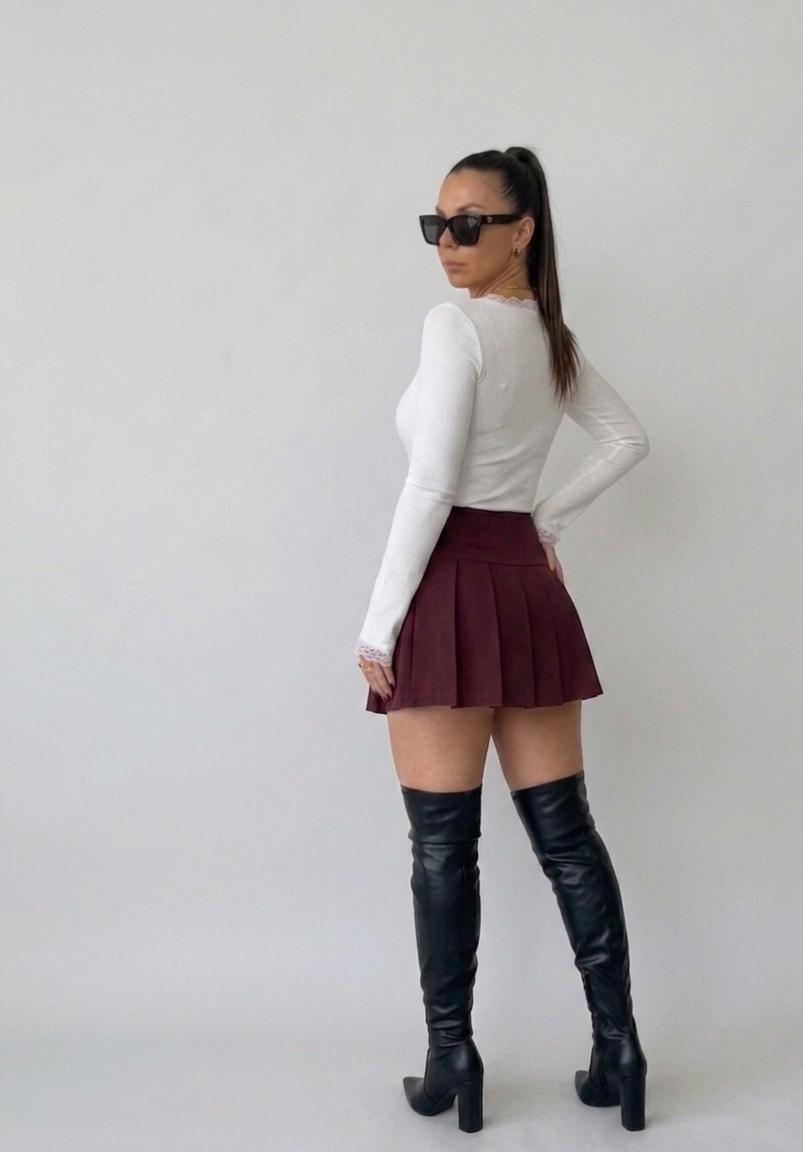 FALDA VINO PLISADA CON SHORT INTERNO DE MUJER - 2