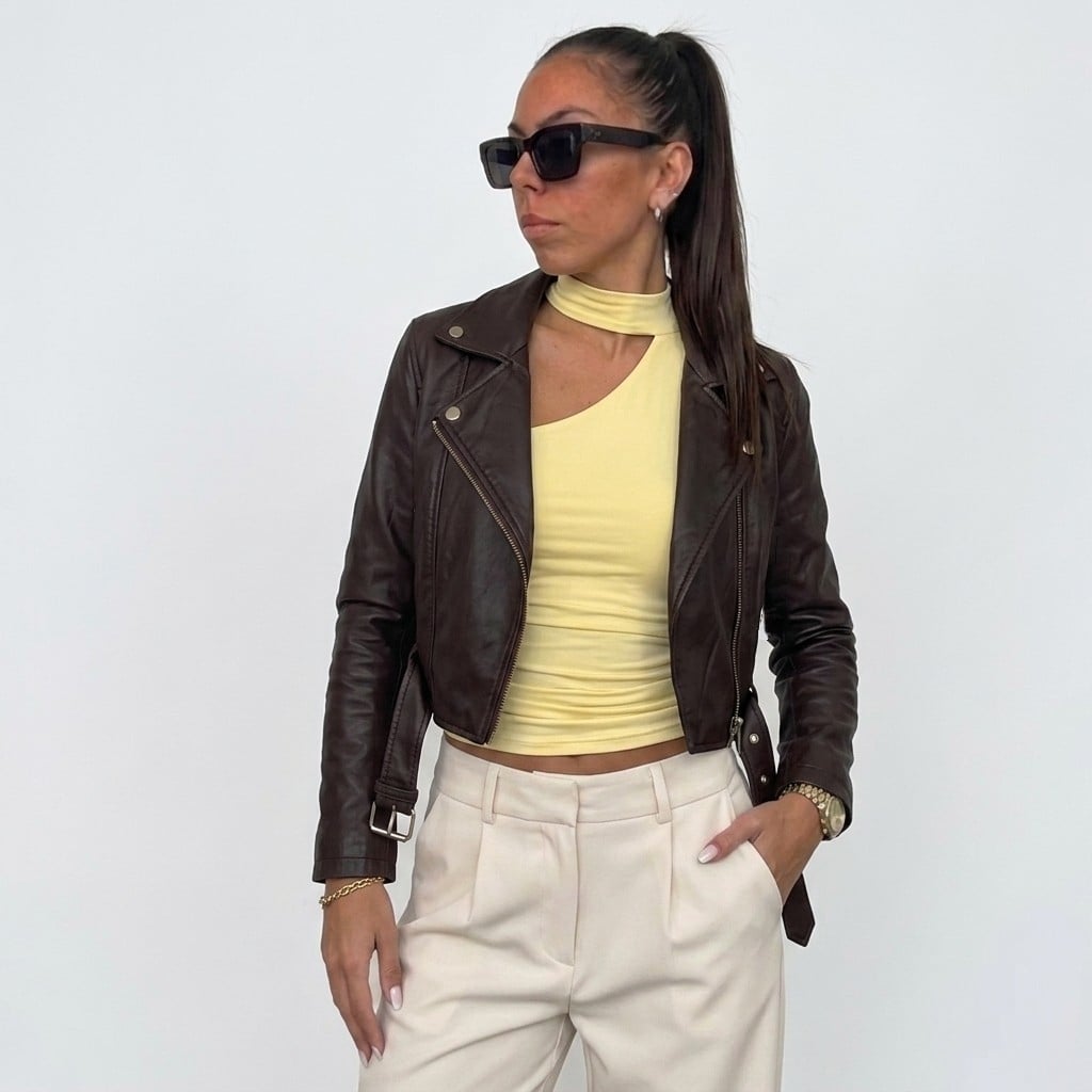 CASACA CUERINA FEMENINA CON CORREA ELEGANTE Y MODERNA - 1