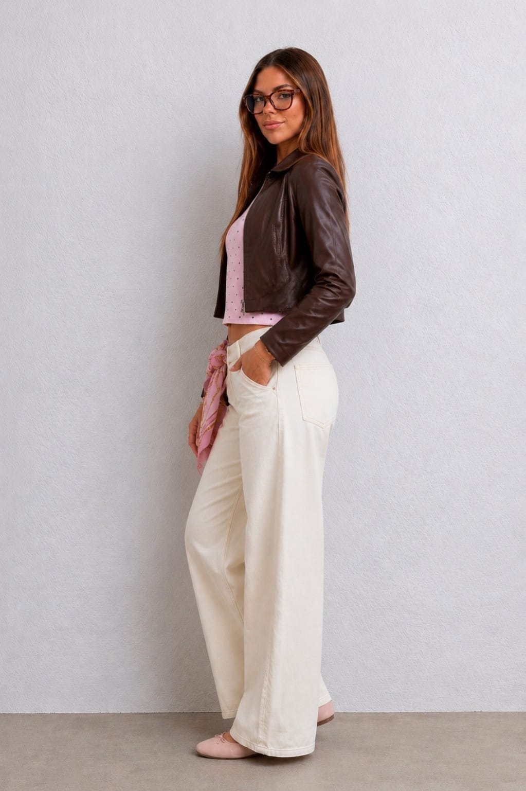 CASACA CUERINA CROP PARA MUJER ELEGANTE Y VERSÁTIL - 2