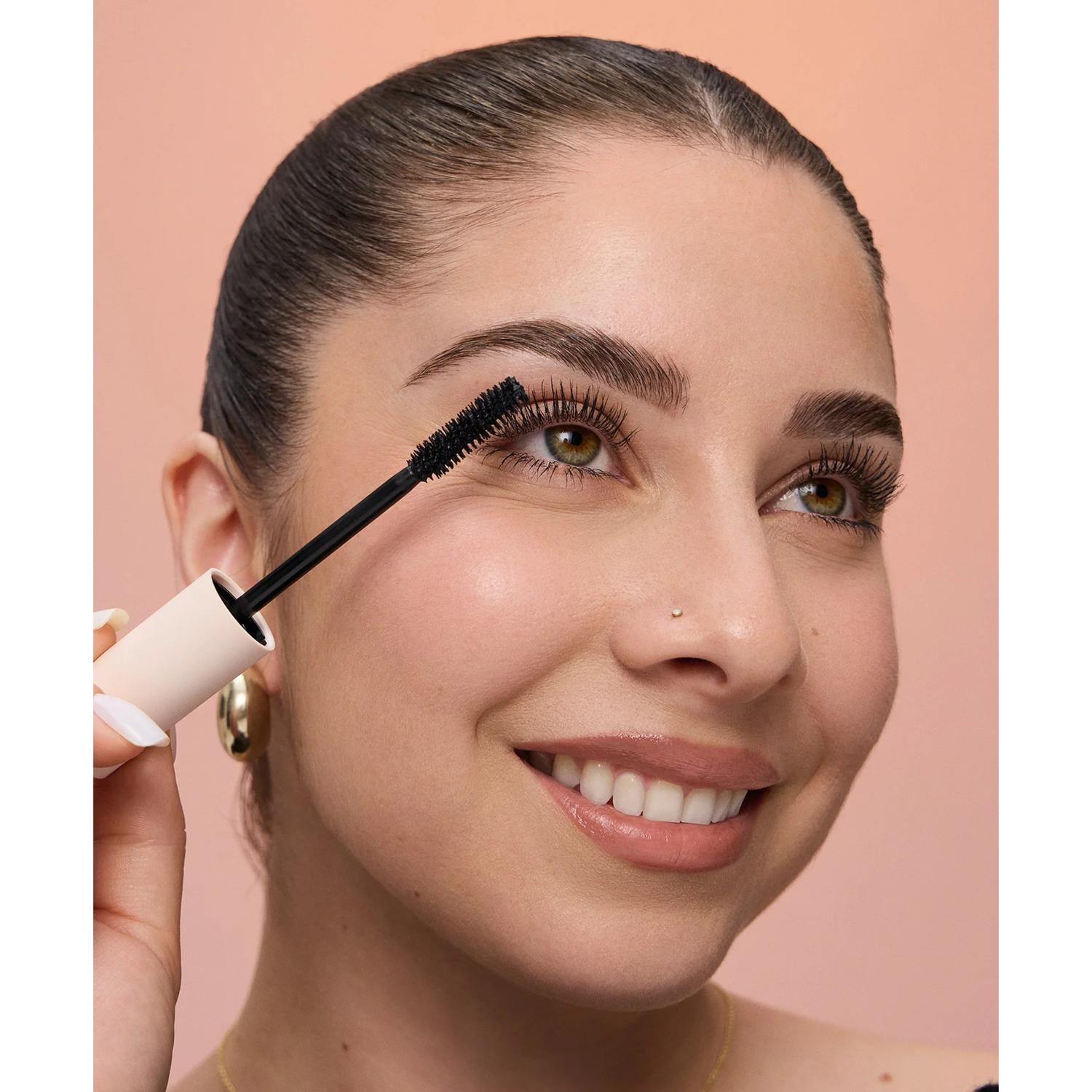 MINI MÁSCARA PESTAÑAS VOLUMINIZADORA RARE BEAUTY PERFECT STROKES 8 ML - 4