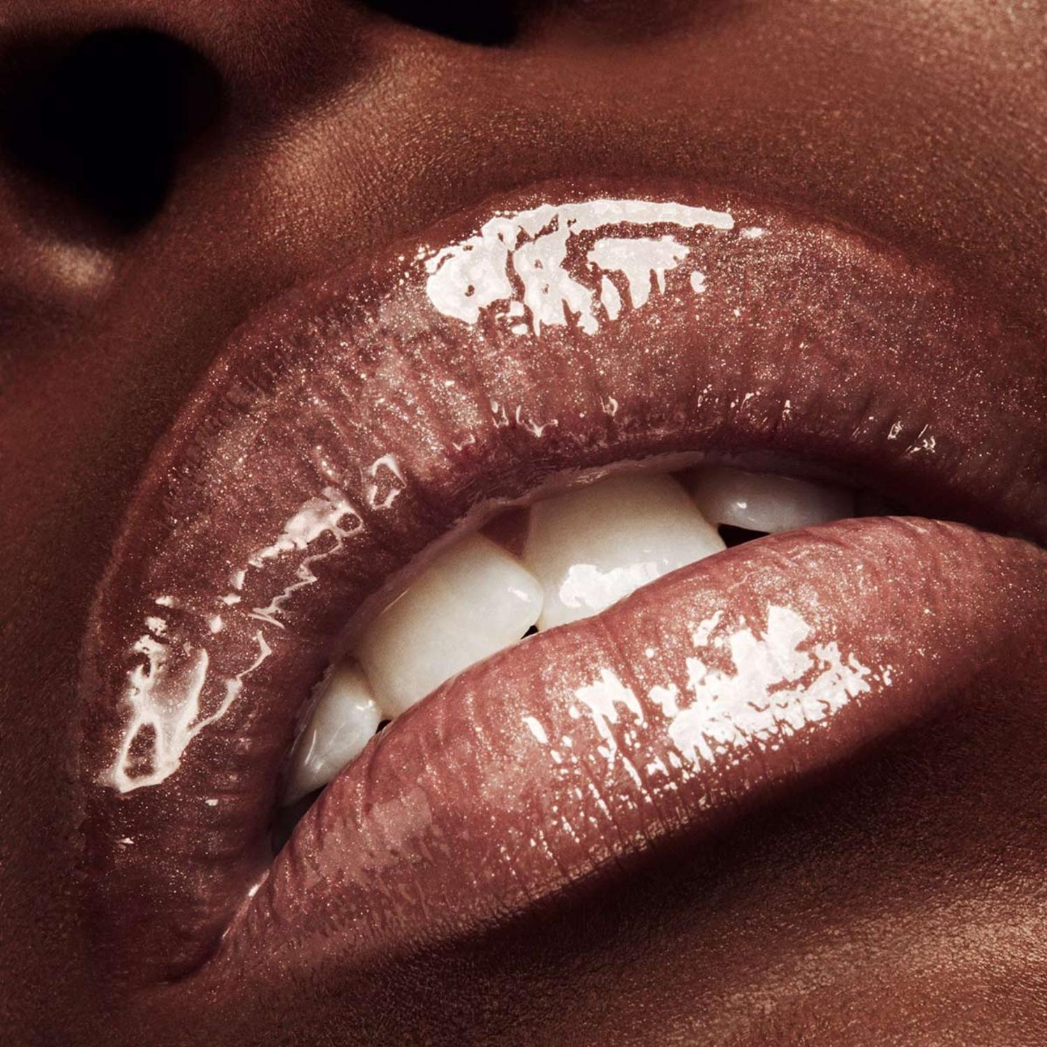 LUMINIZADOR DE LABIOS GLOSS BOMB FENTY BEAUTY - FUSSY - 5