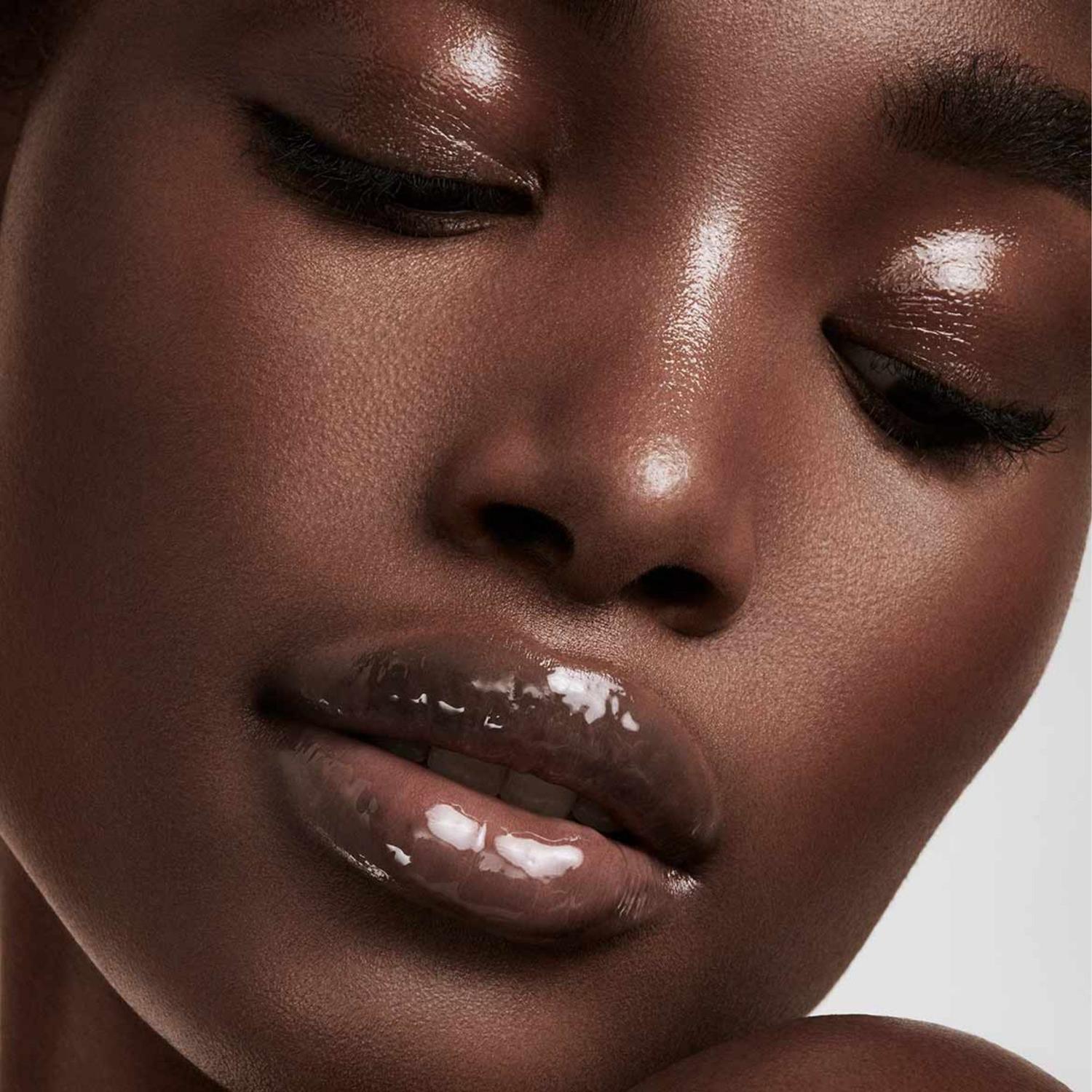 LUMINIZADOR DE LABIOS GLOSS BOMB FENTY BEAUTY - GLASS SLIPPER - 4