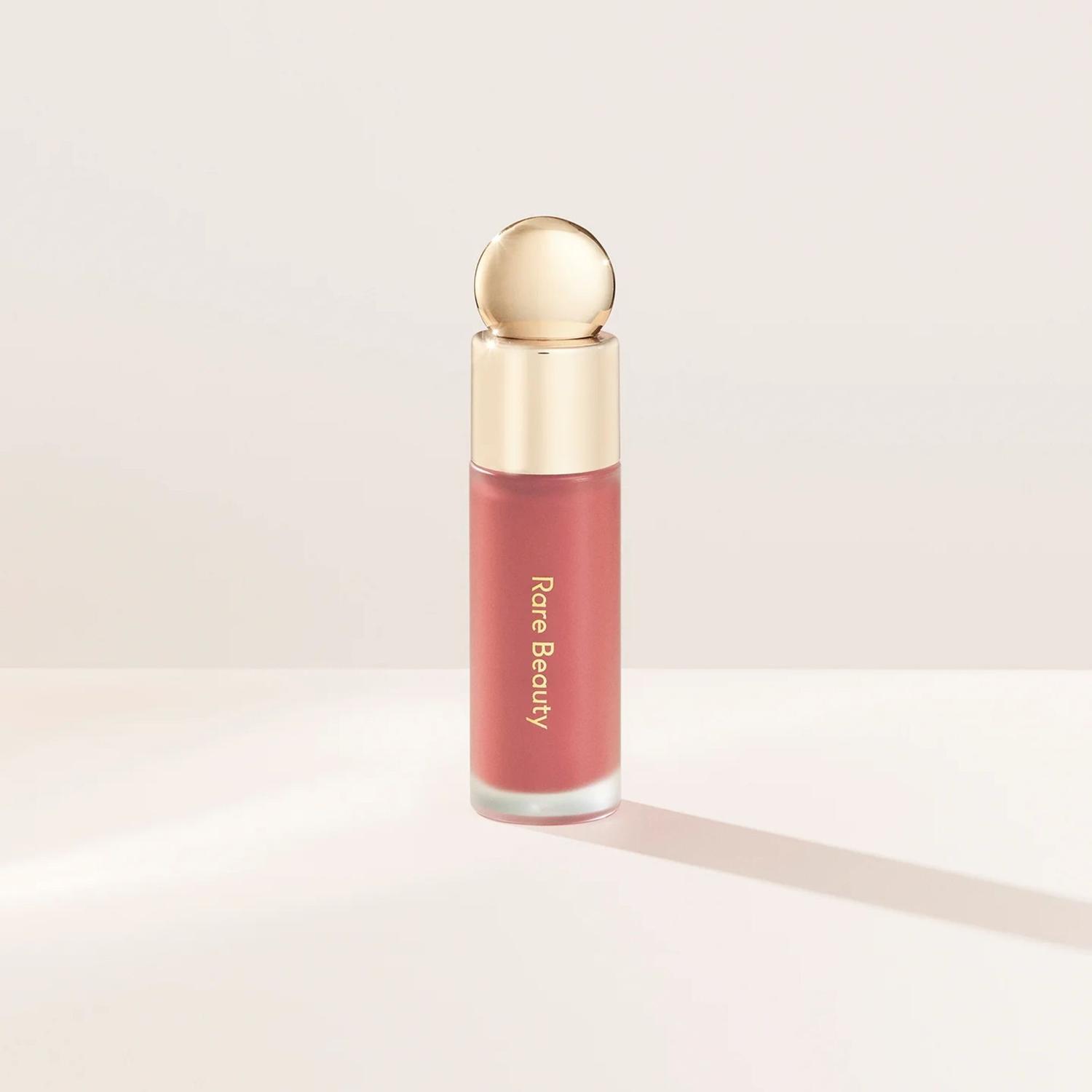 RUBOR LÍQUIDO RARE BEAUTY SOFT PINCH - WORTH - 1