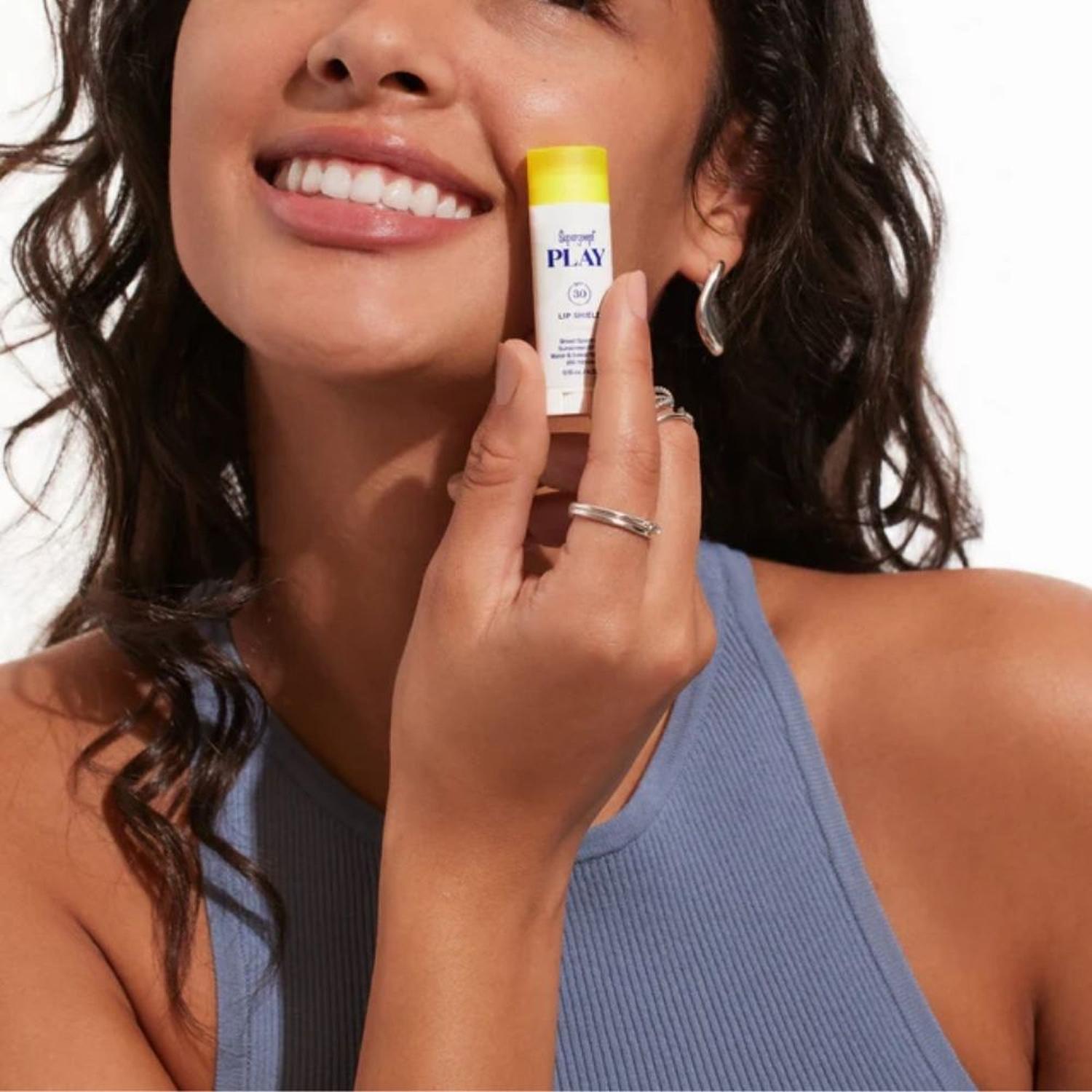 BÁLSAMO LABIAL SUPERGOOP! FPS 30 PLAY LIP SHIELD - COCONUT - 2