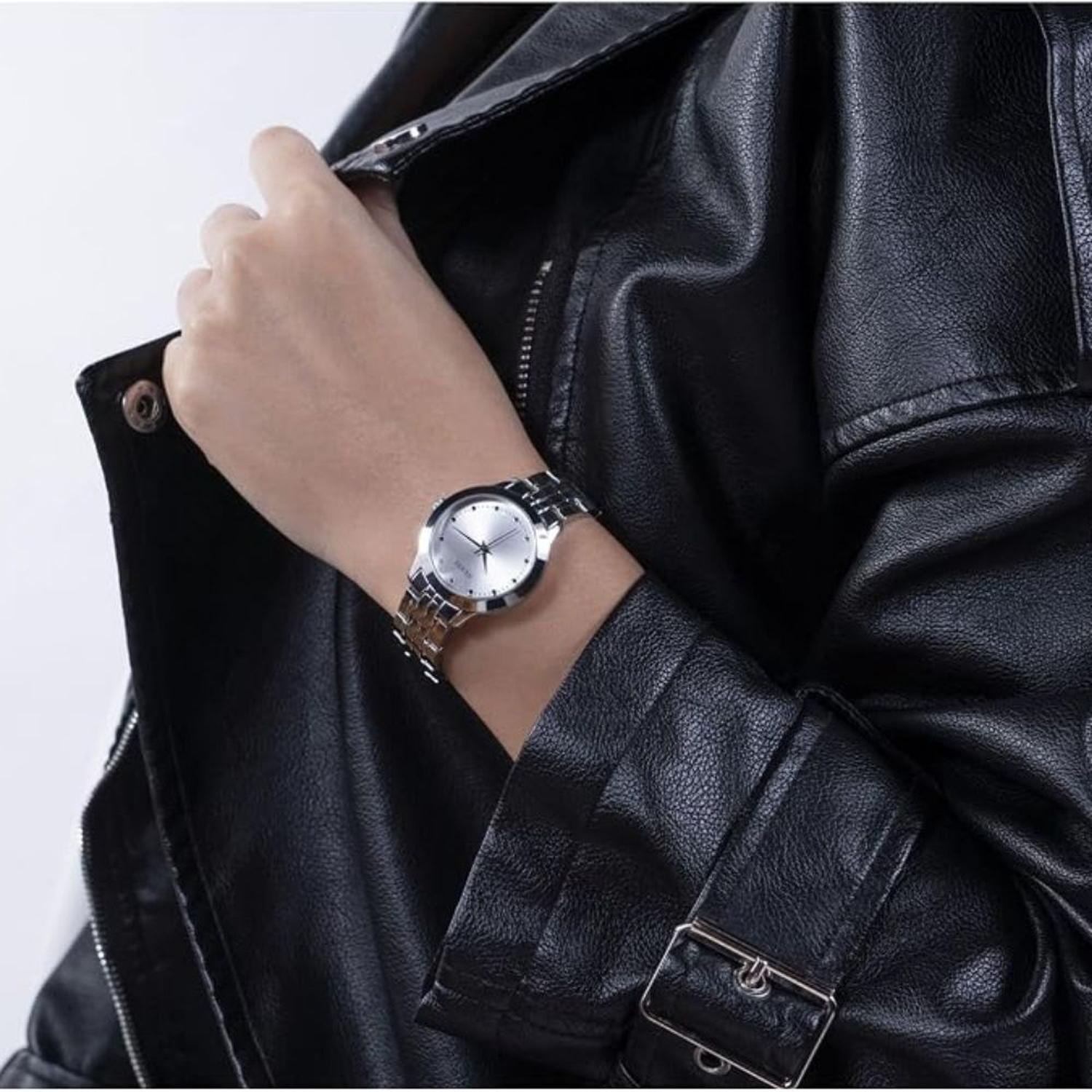 RELOJ MUJER GUESS ANALOGICO - 4