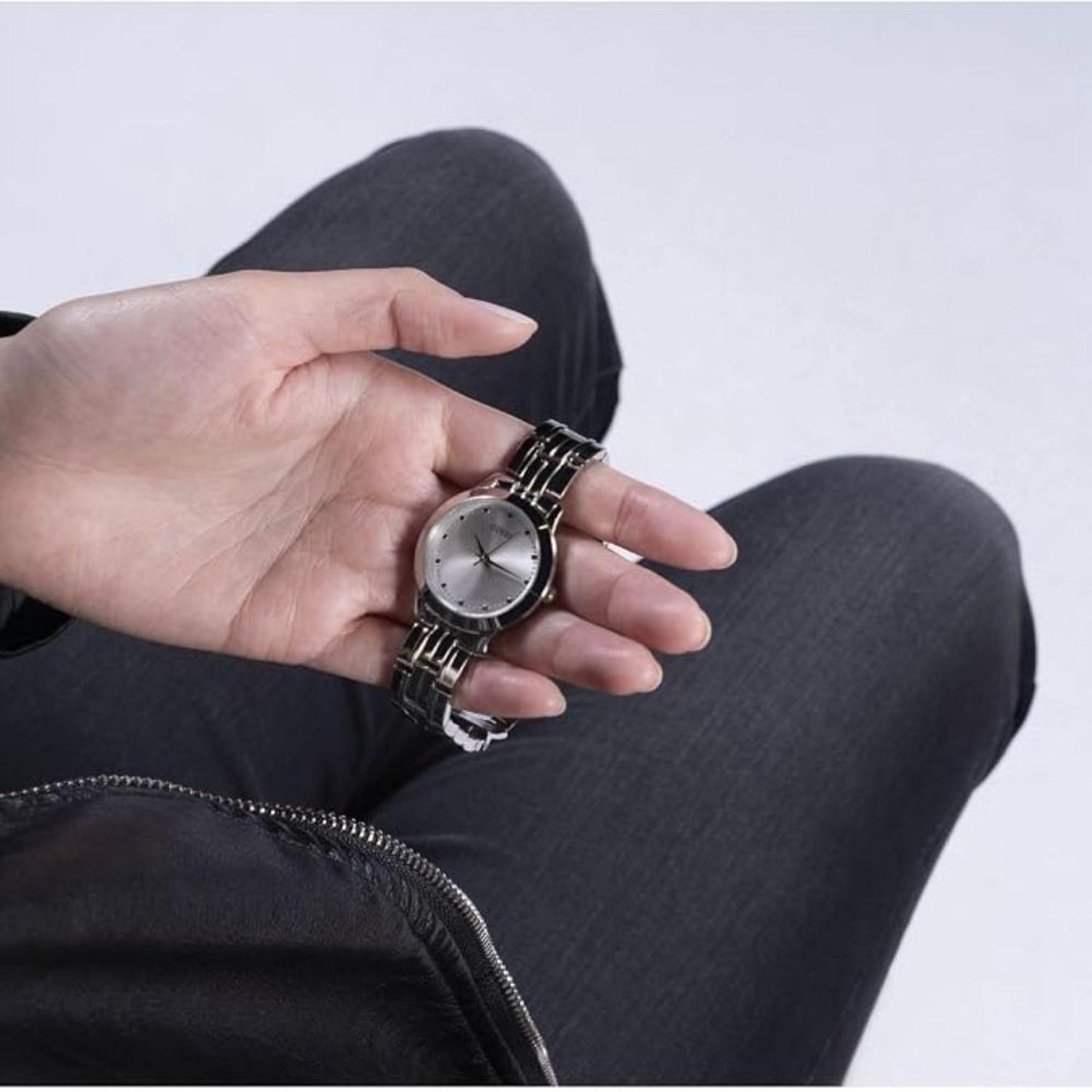 RELOJ MUJER GUESS ANALOGICO - 6
