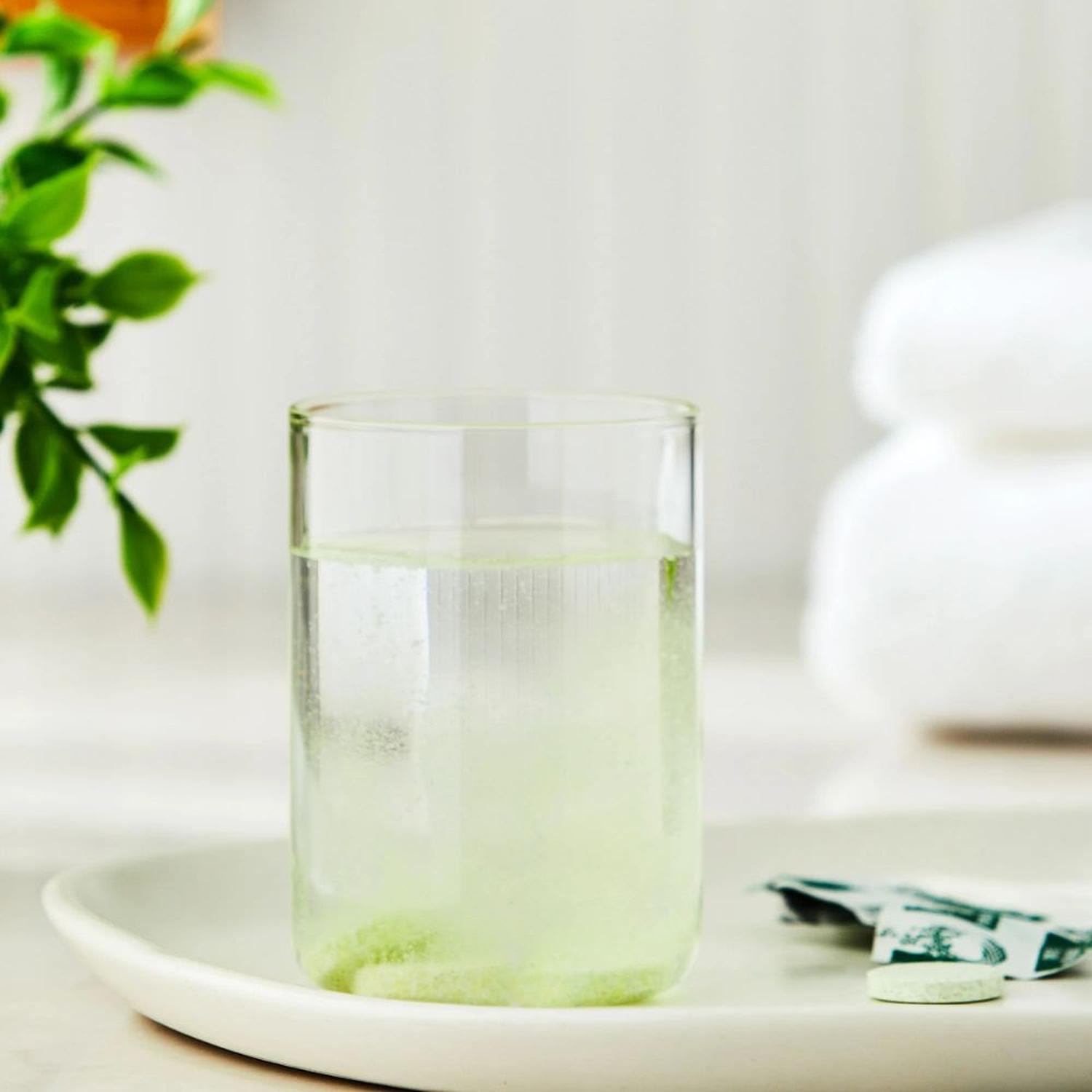 LIMPIADOR ANTIBACTERIANO EFERVESCENTES PARA DENTADURAS POSTIZAS SABOR MENTA - 120 UND - 4