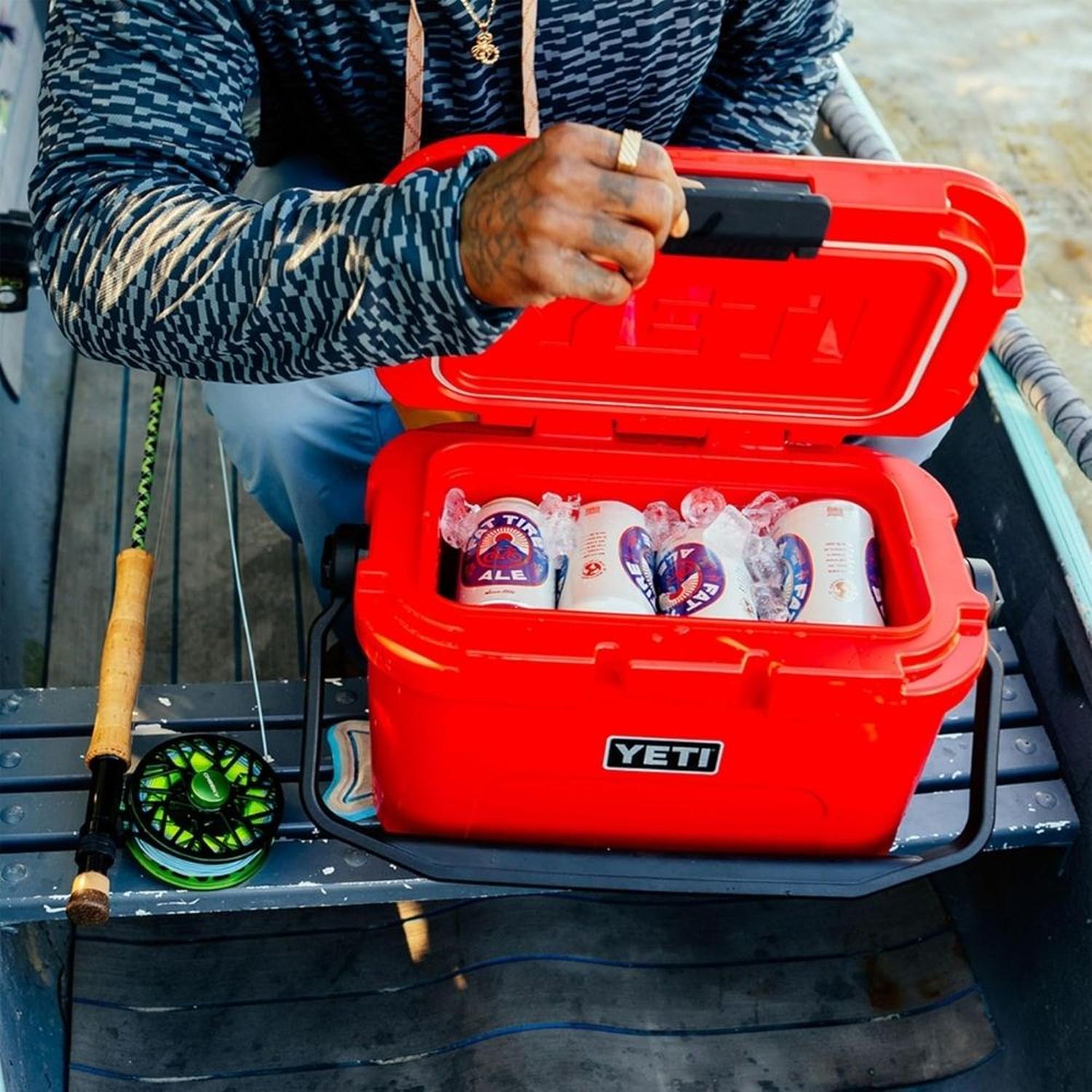 ENFRIADOR DURO PARA 12 LATAS YETI ROADIE 8 - ROJO - 5