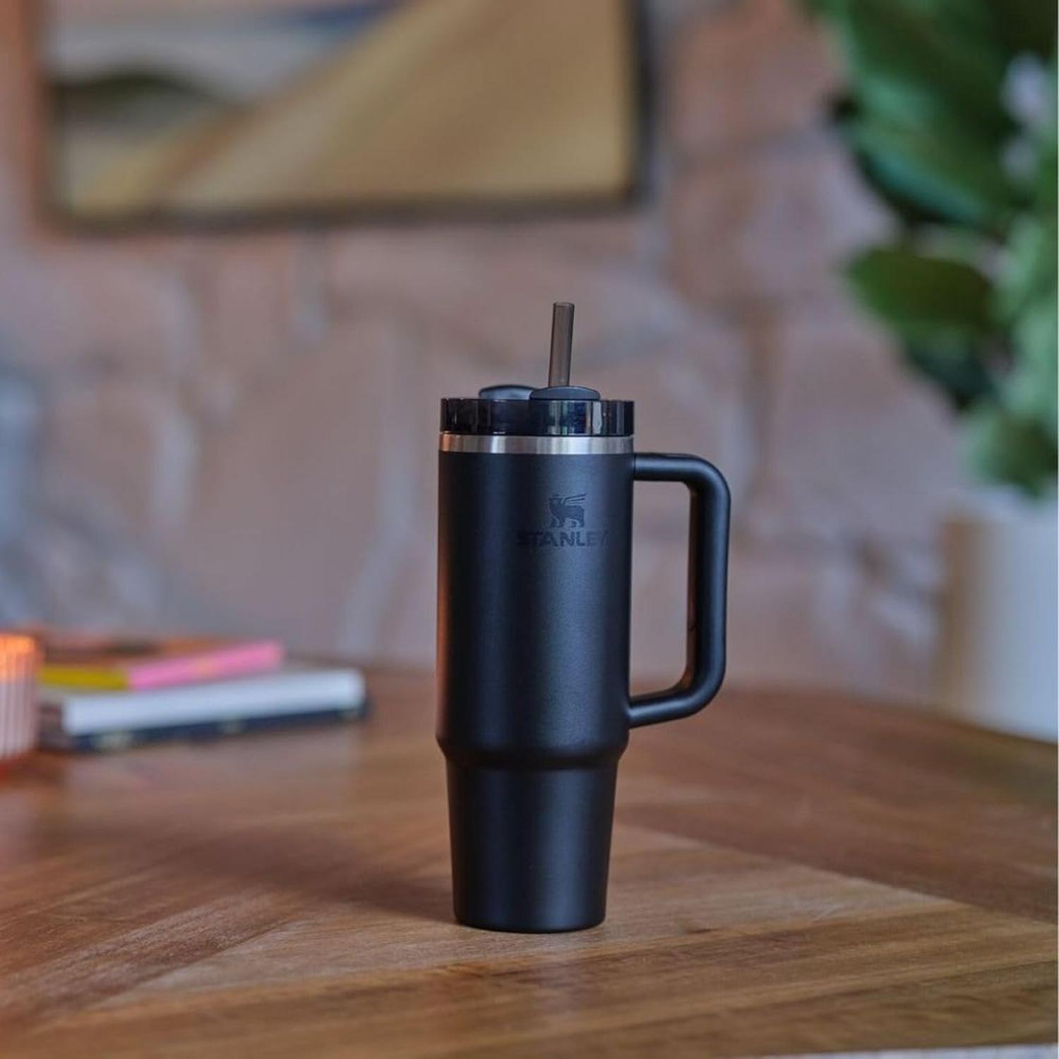 TUMBLER STANLEY QUENCHER H2.0 30 OZ - NEGRO - 4
