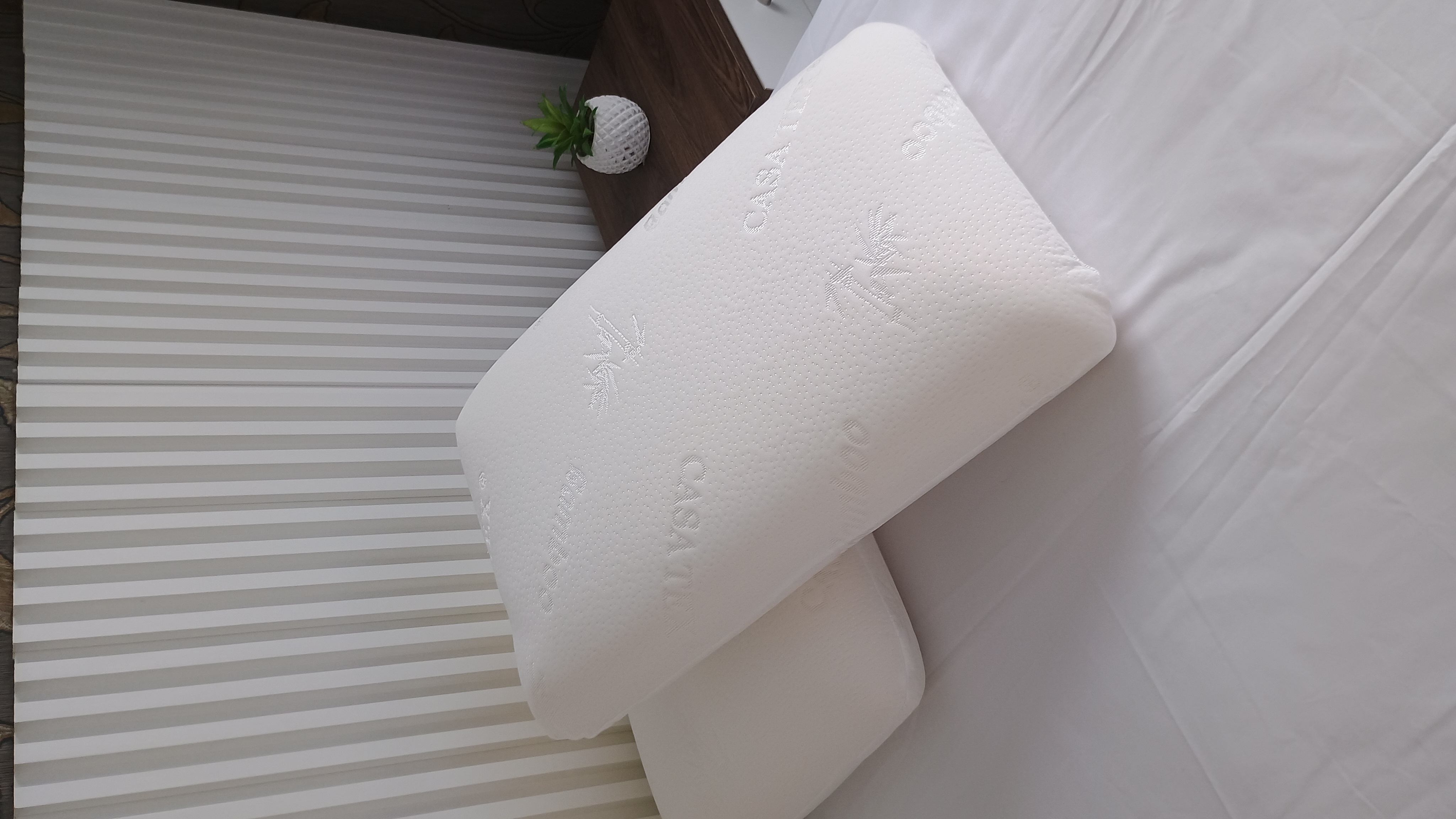 ALMOHADA VISCOELÁSTICA CASATEX MEMORY FOAM CON FUNDA DE BAMBÚ BLANCO 40 X 60 CM - 10