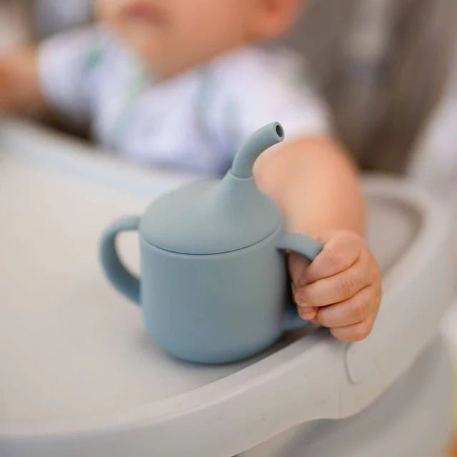MINI CUP 3 EN 1 – VASO ANTIDERRAMES Y CON CAÑITA - 2