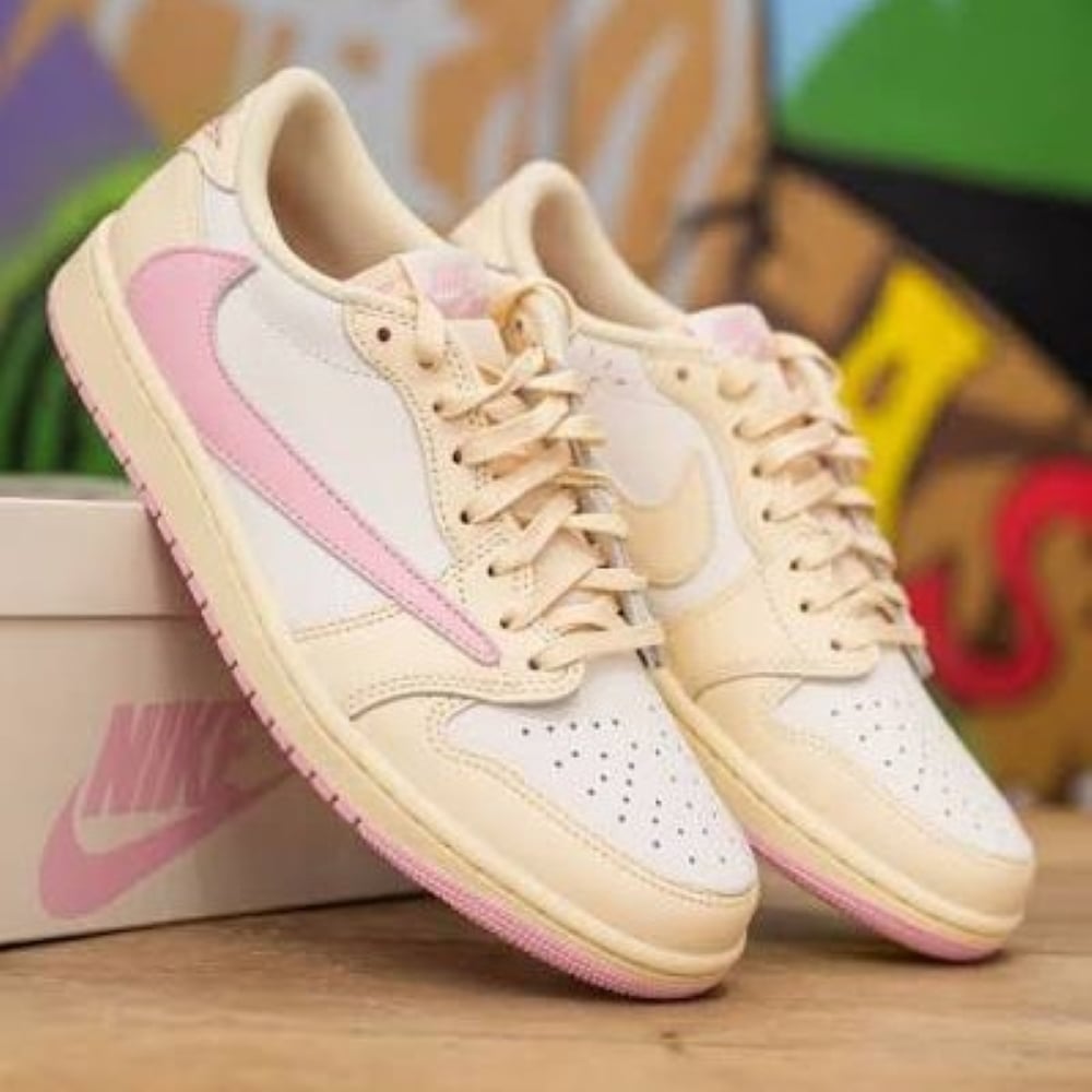 NIKE AIR JORDAN 1 RETRO LOW OG SP TRAVIS SCOTT-SHY PINK - 3