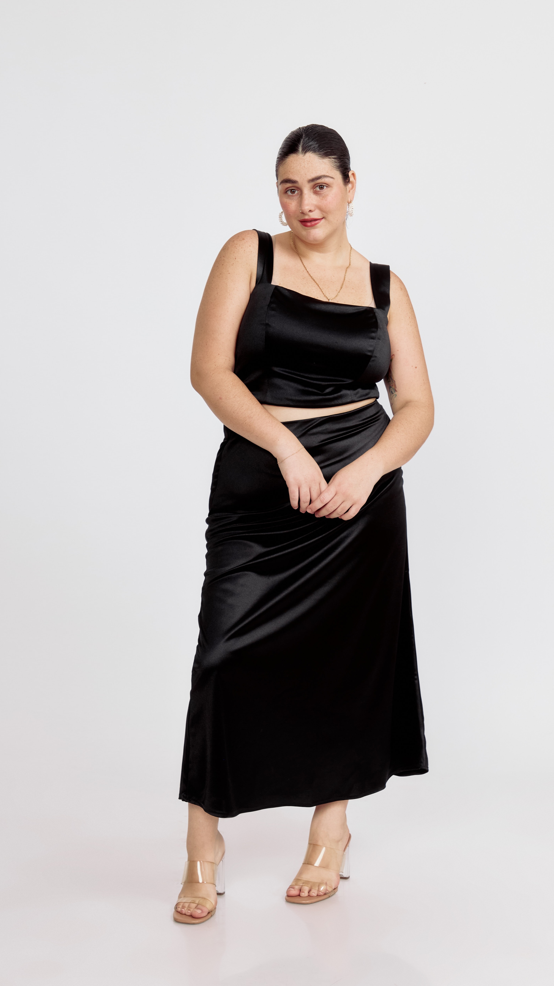 FALDA DE SATIN ANA LUCIA NEGRA - 1