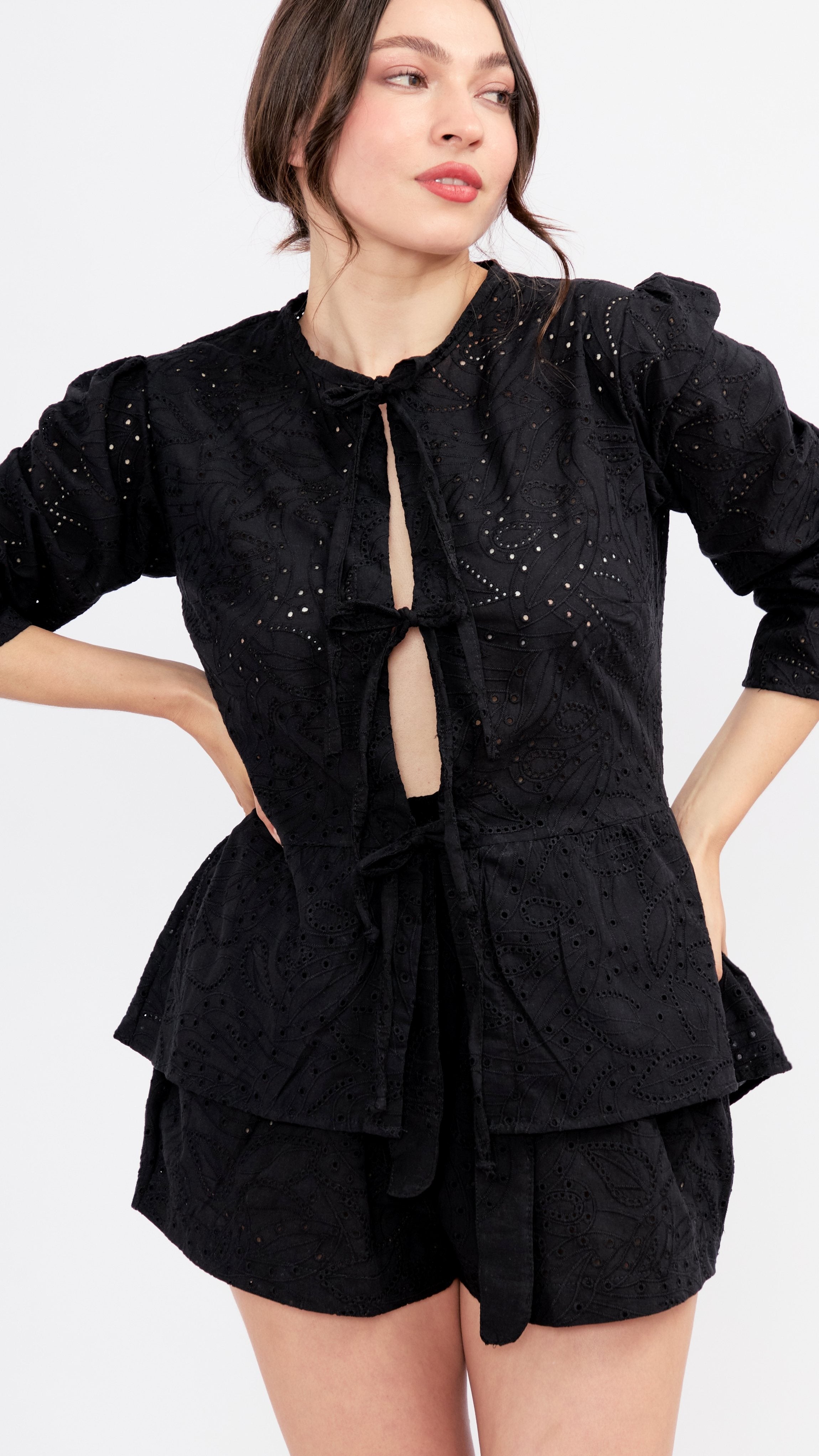 BLUSA DE MUJER BRODERI NEGRA - 1