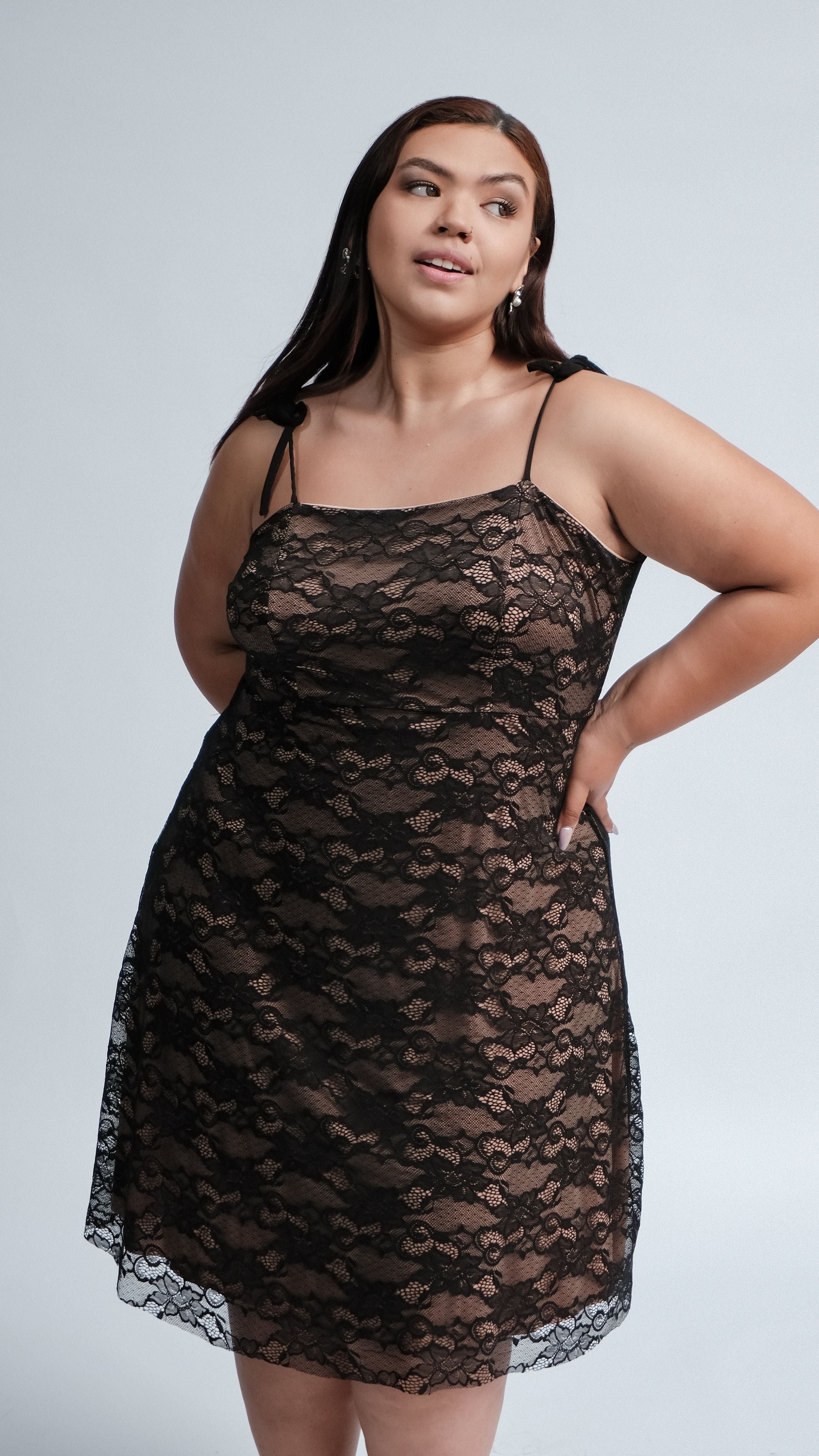 VESTIDO DE ENCAJE ELEGANTE KAREN - MISS LADY - 1