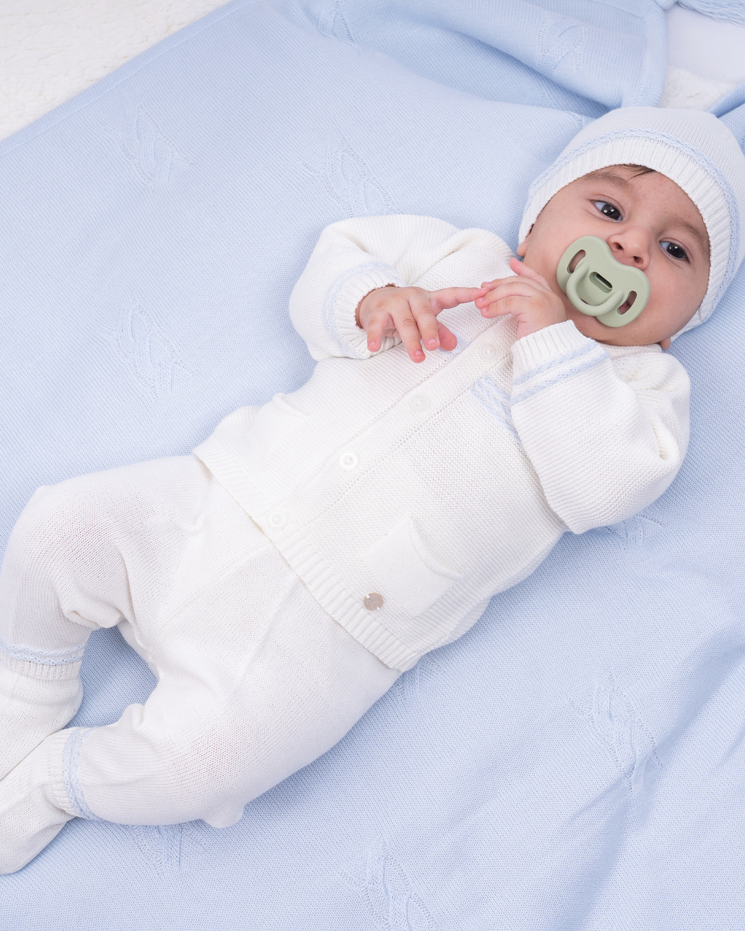 CONJUNTO TEJIDO PARA BEBE DE 3 PIEZAS - 1