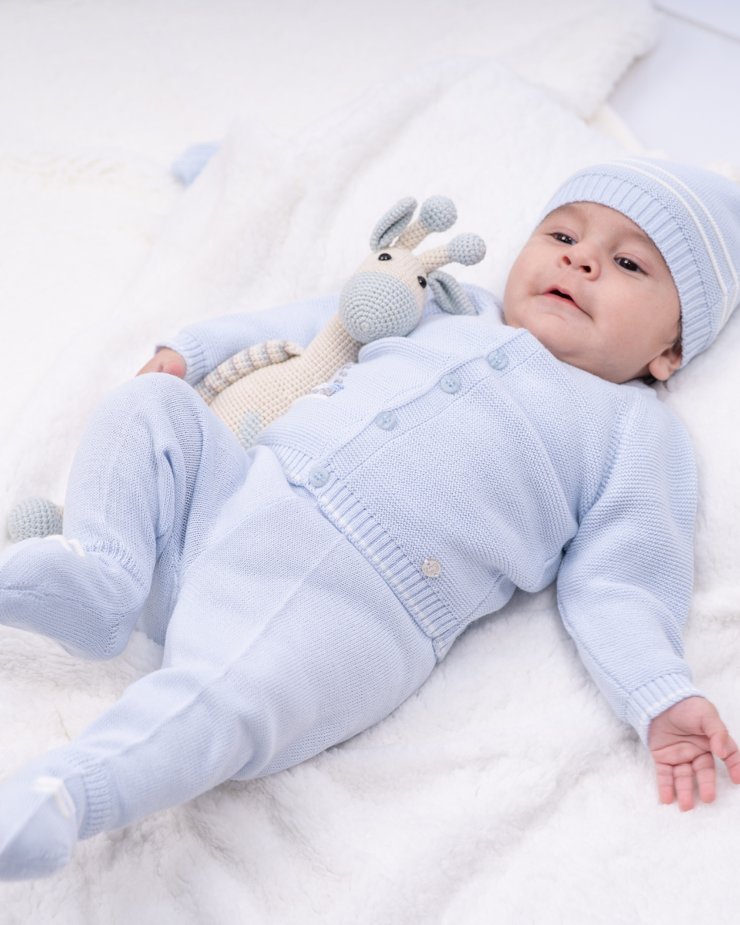 CONJUNTO TEJIDO PARA BEBE DE 3 PIEZAS - 2