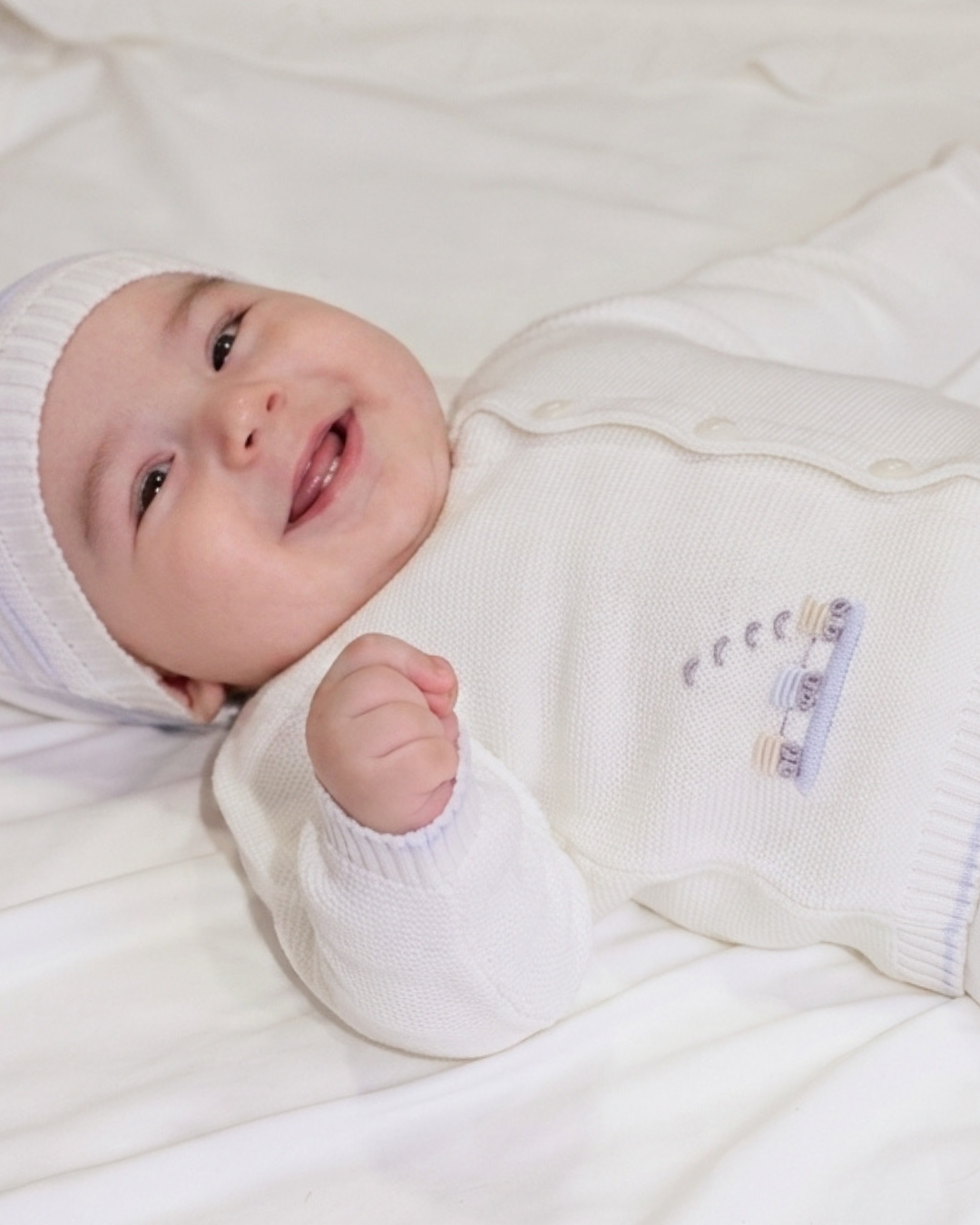 CONJUNTO TEJIDO PARA BEBE DE 3 PIEZAS - 2