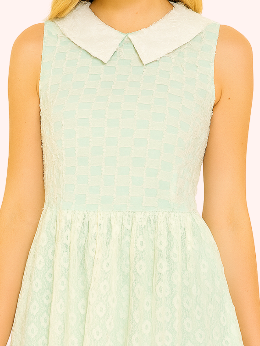 VESTIDO MINI CORTO CELESTE CON TEXTURA Y CUELLO BEBE - 2