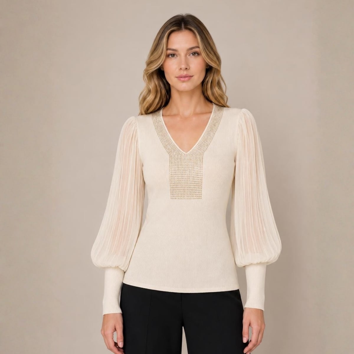 CHOMPA/BLUSA CREMA MUJER CUELLO V CON BRILLO Y MANGA DE GASA PLISADA - 1