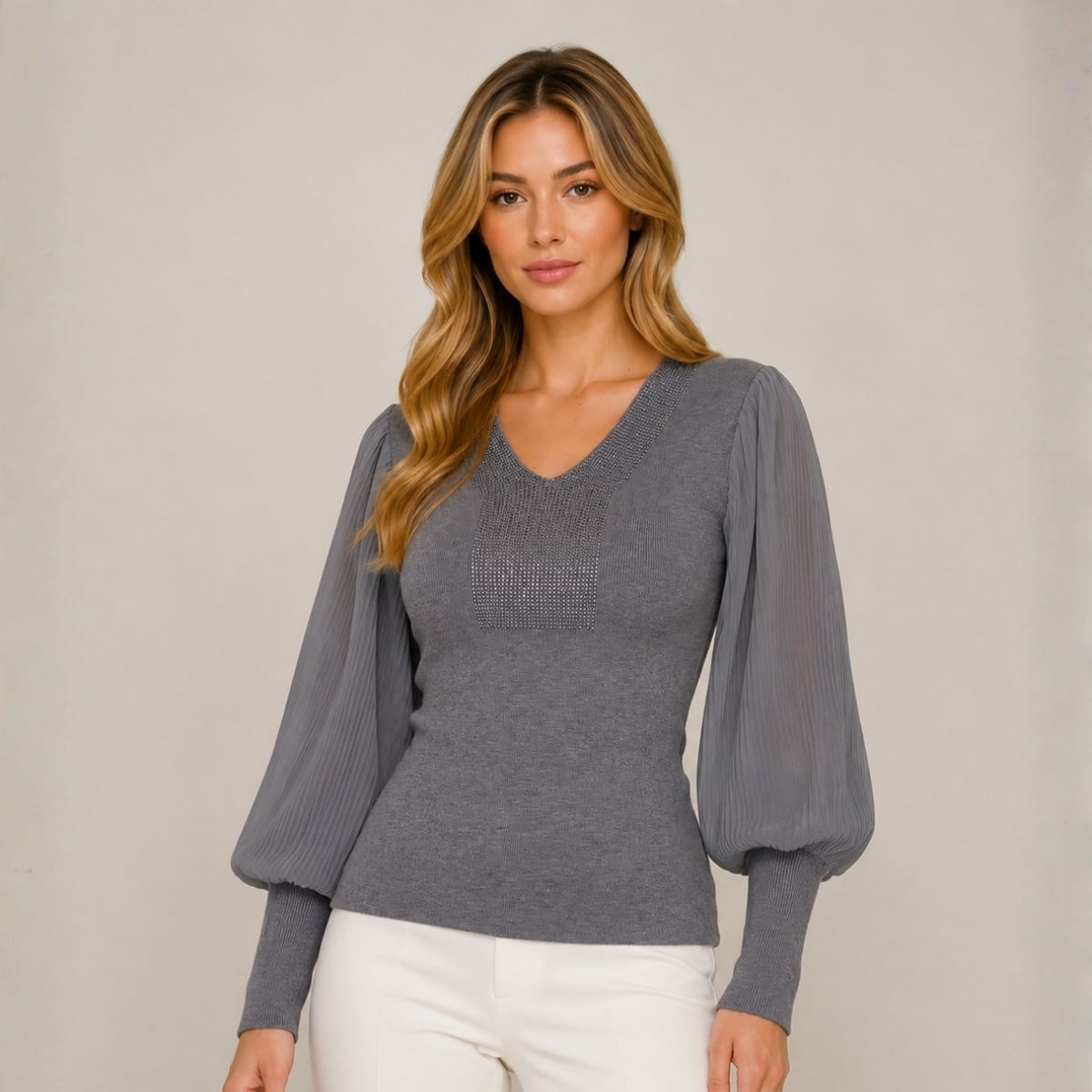 CHOMPA/BLUSA GRIS MUJER CUELLO V CON BRILLO Y MANGA DE GASA PLISADA - 1